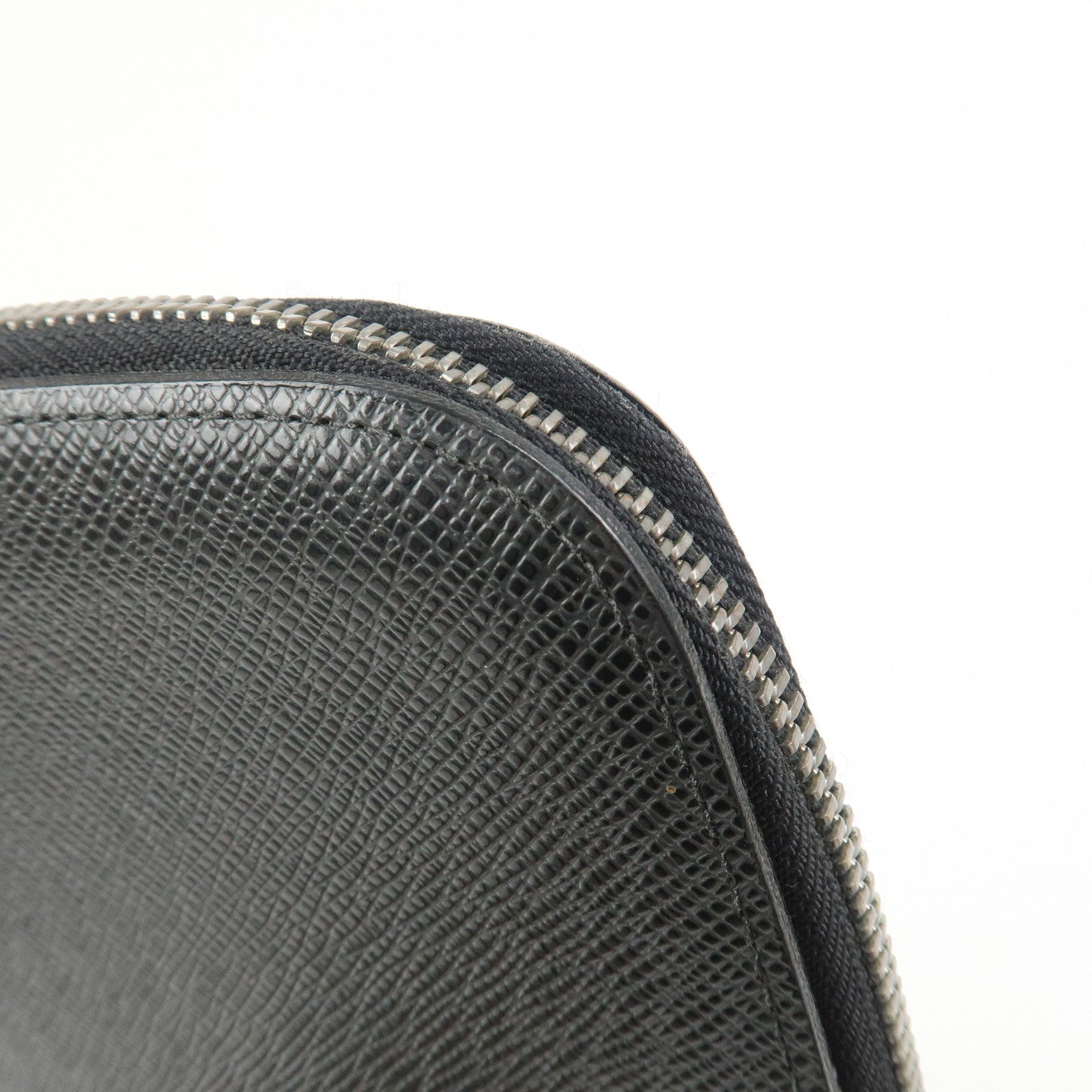 Louis Vuitton Taiga Organizer Atoll Long Wallet Ardoise M30652