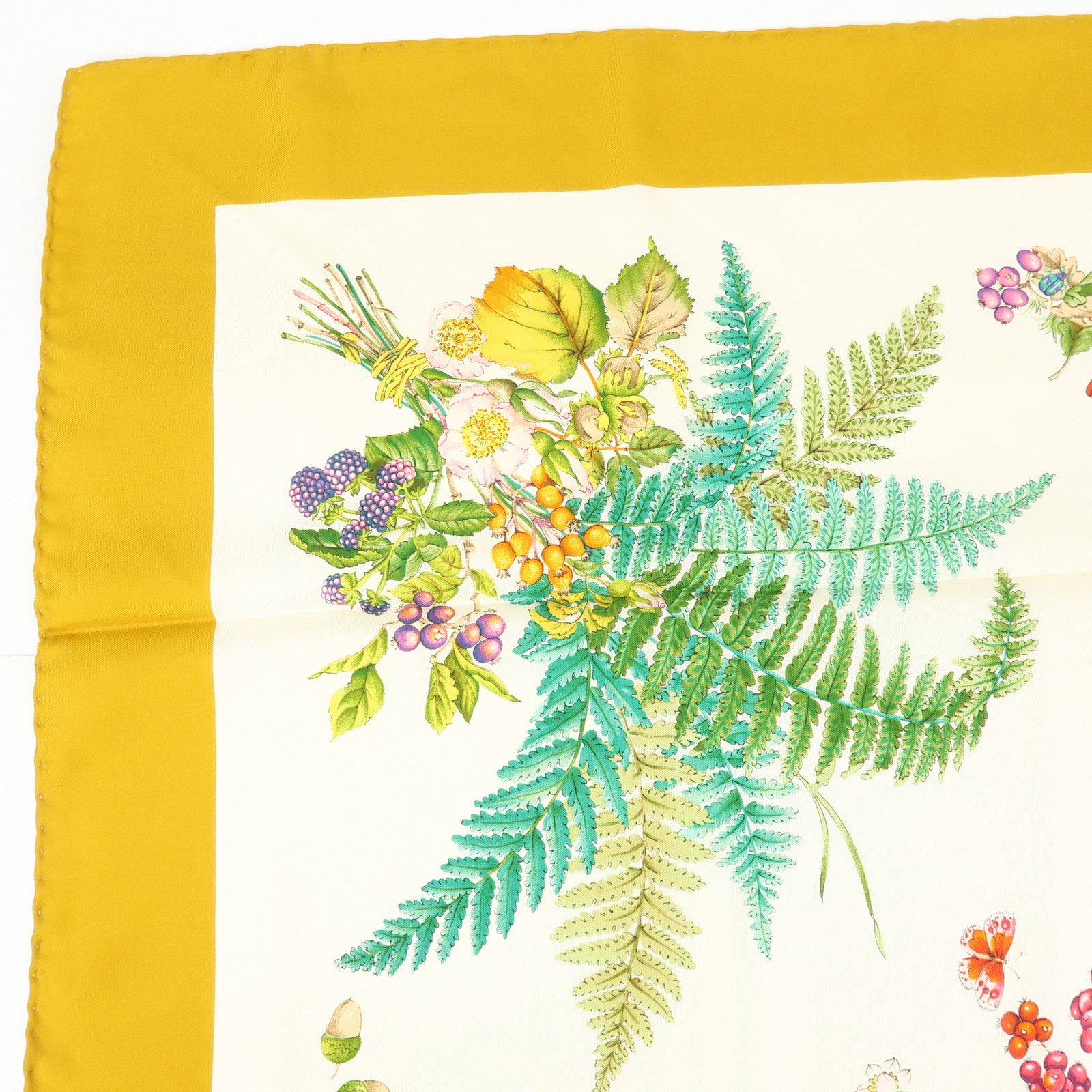 GUCCI Silk 100% Scarf Botanical Garden Mastard Yellow White