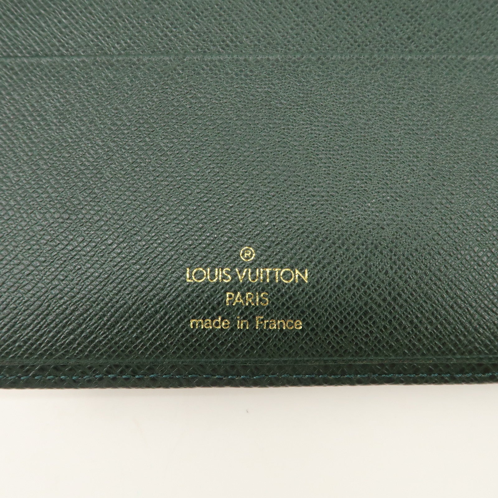 Louis Vuitton Taiga Agenda Bureau Planner Cover Epicea R20407 Used