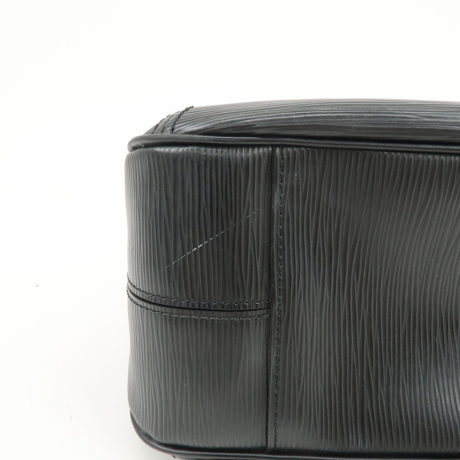 Louis Vuitton Epi Leather Turen PM Shoulder Bag Noir M59282