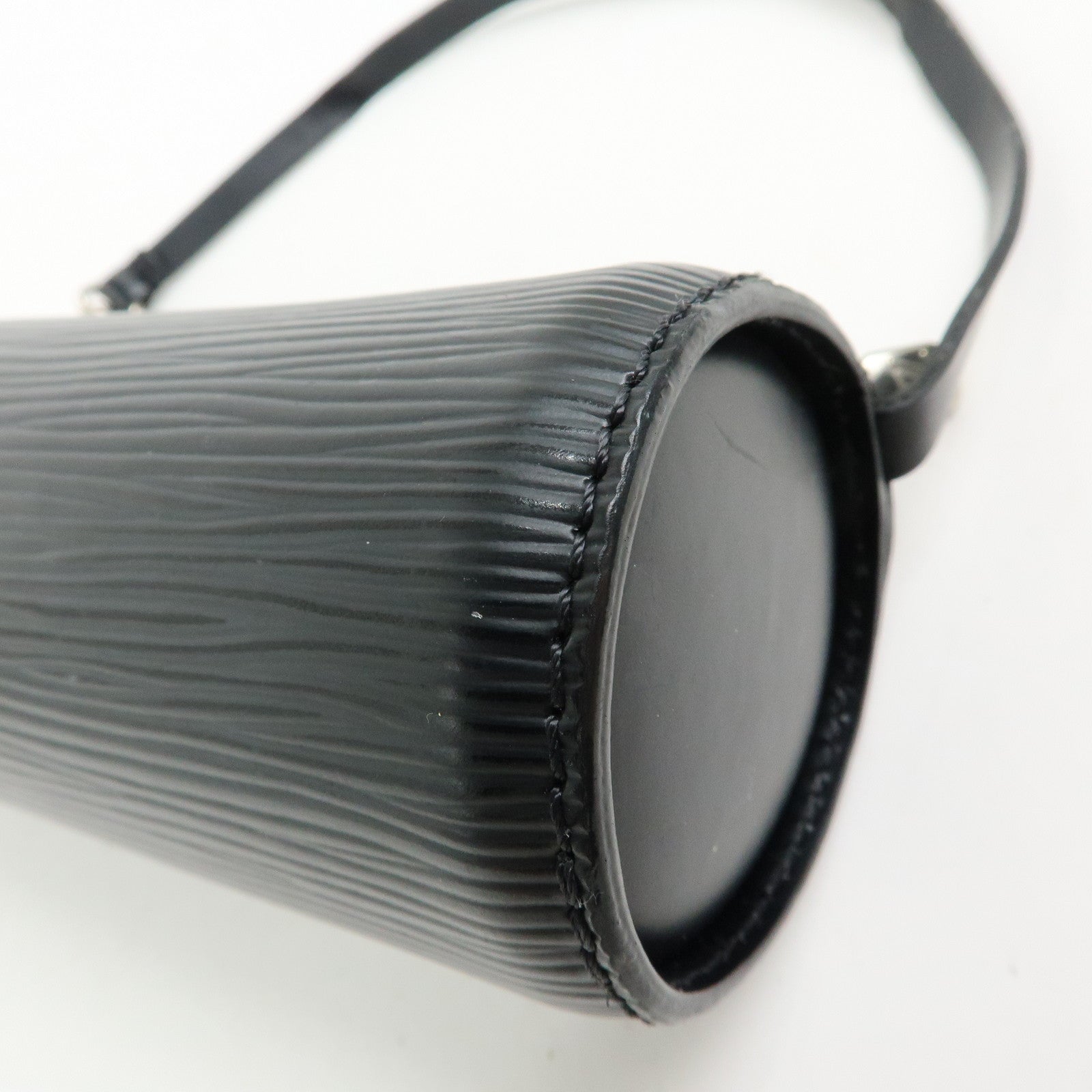 Louis Vuitton Epi Mini Pouch For Soufflot Hand Bag Noir