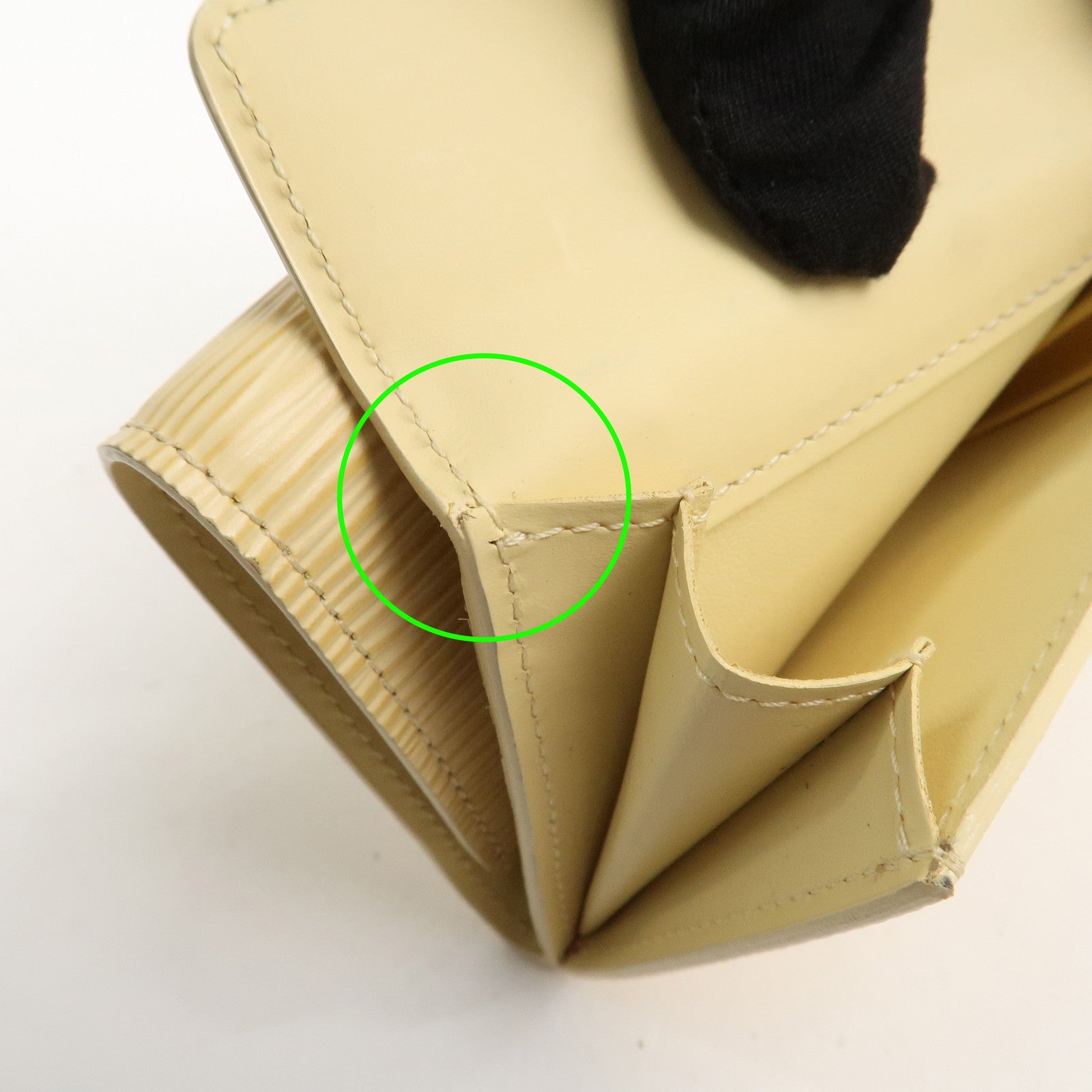 Louis Vuitton Epi Portefeuille Elastic Coin Purse Vanilla M6346A