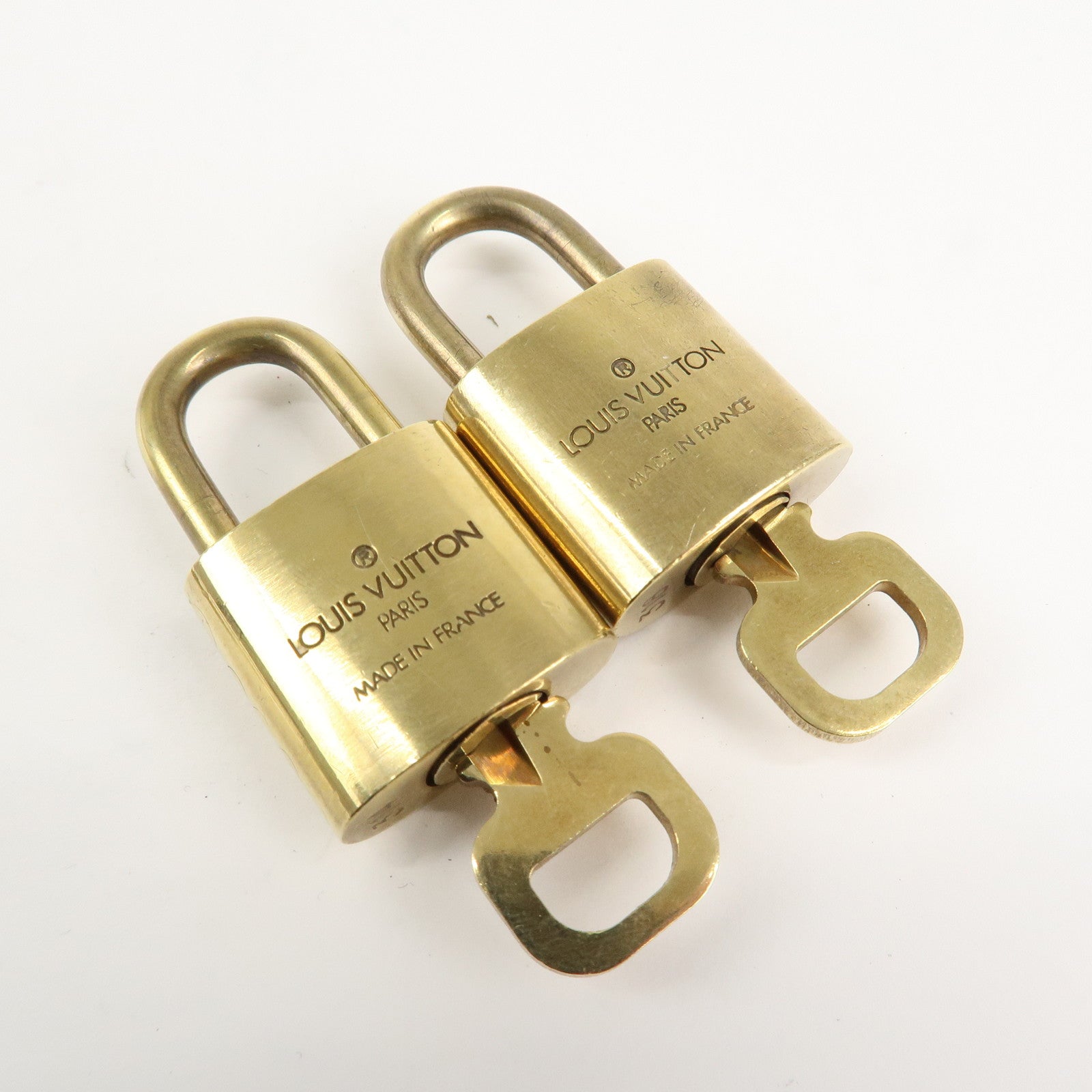 Louis Vuitton Set of 10 Lock & Key Cadena Key Lock Metal Gold Used
