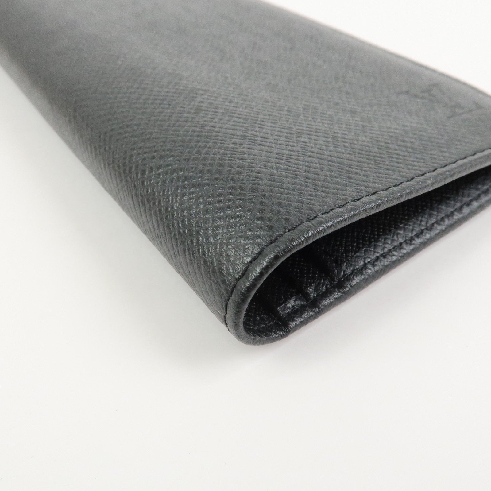 Louis Vuitton Taiga Portefeuille Brazza Bi-fold Long Wallet M30501