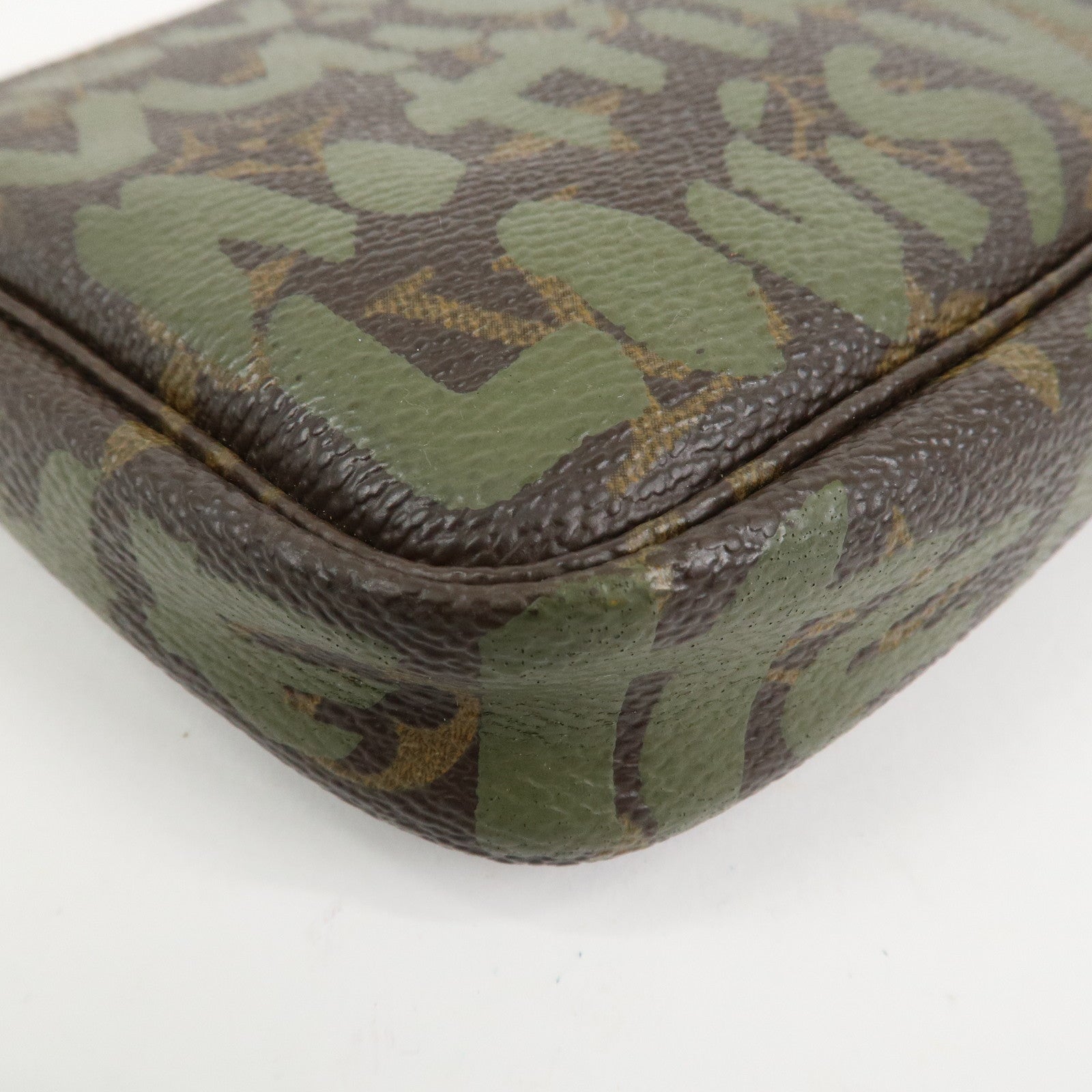 Louis Vuitton Monogram Graffiti Pochette Accessoires Khaki M92191