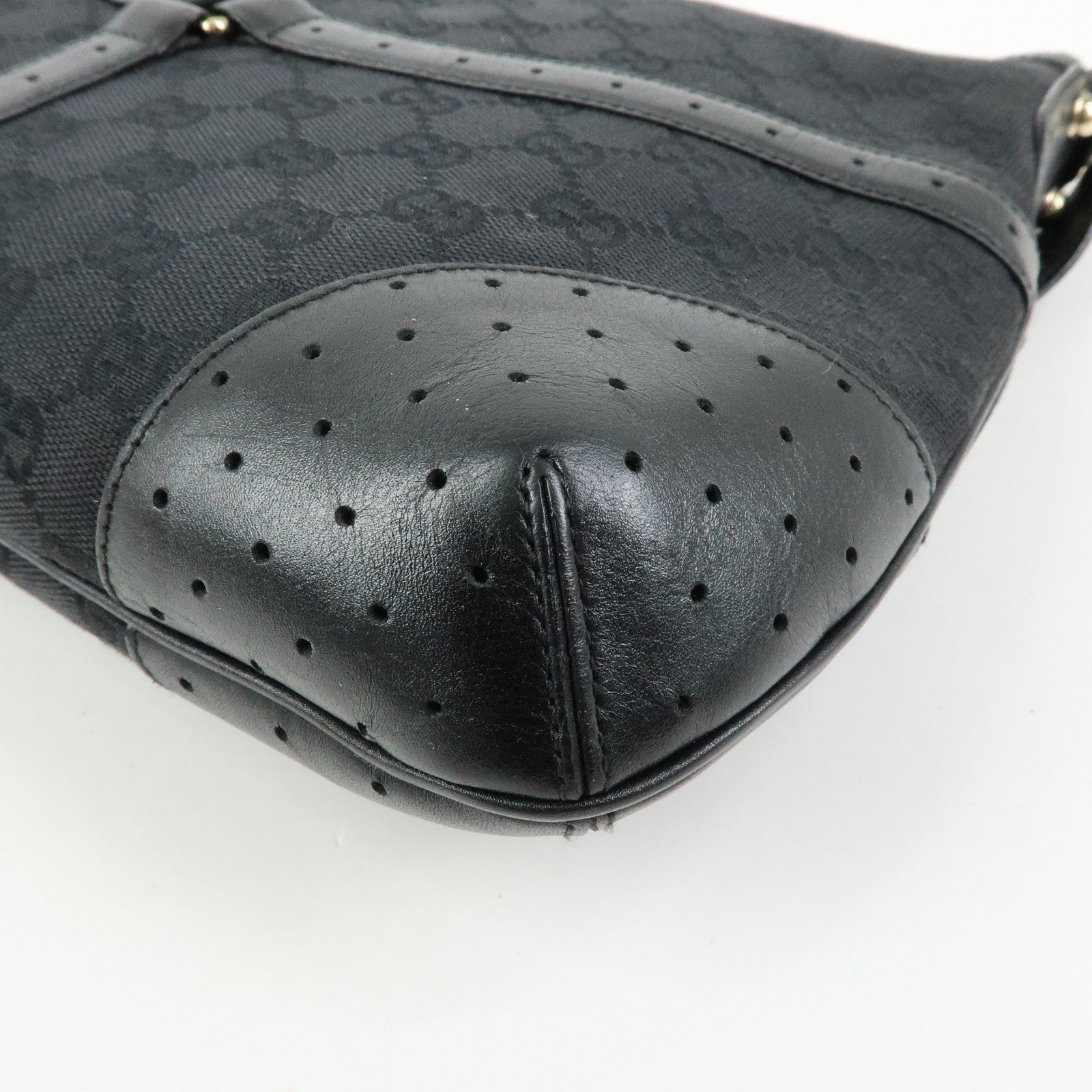 GUCCI Sherry Interlocking G GG Canvas Leather Shoulder Bag 131033