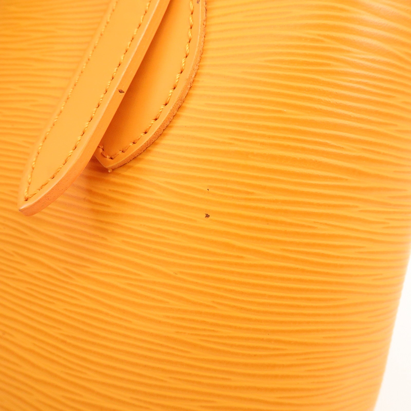 Louis Vuitton Epi Bucket PM Shoulder Bag Tote Bag Mandarin M5899H