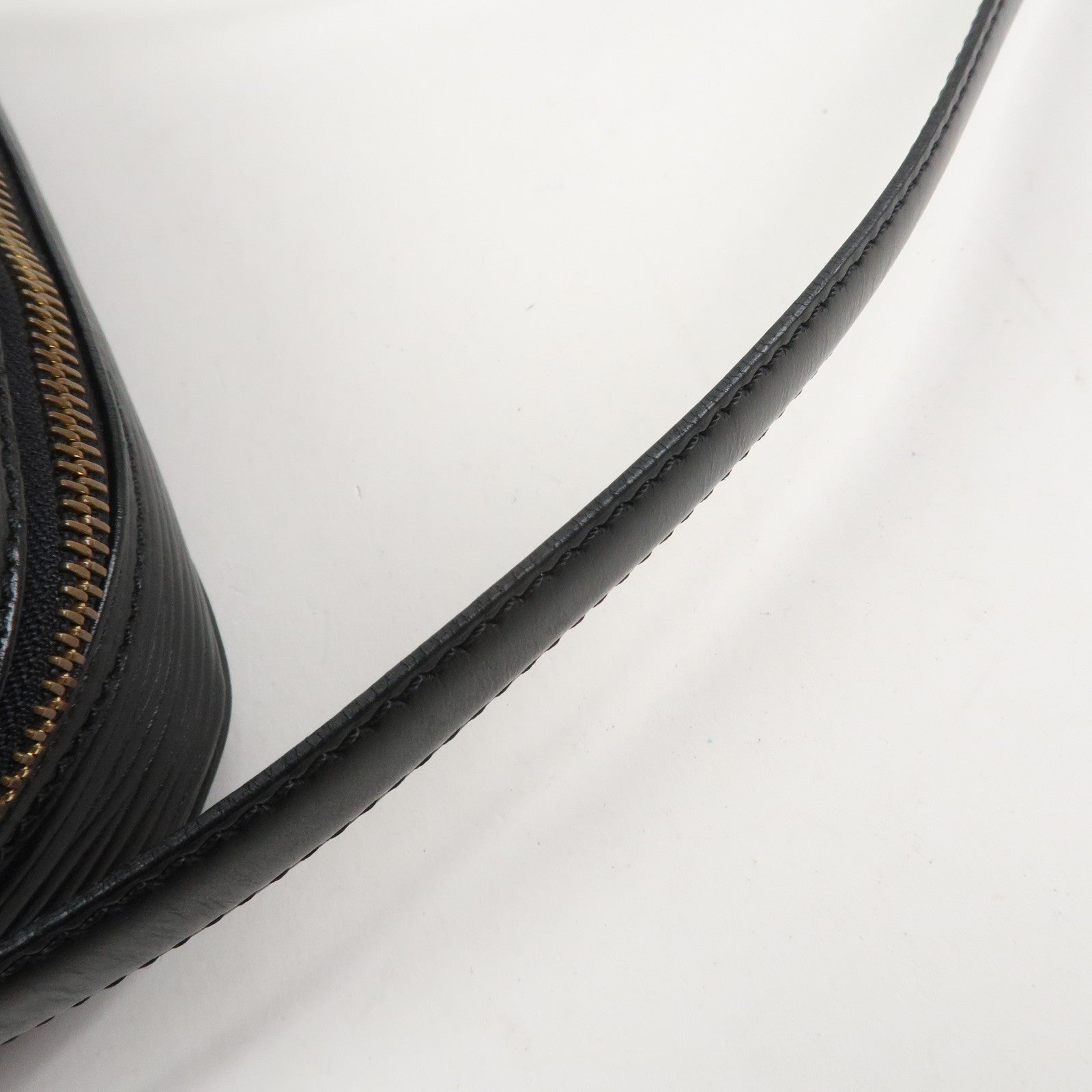 Louis Vuitton Epi Jeune Fille Shoulder Crossbody Bag Noir M52152