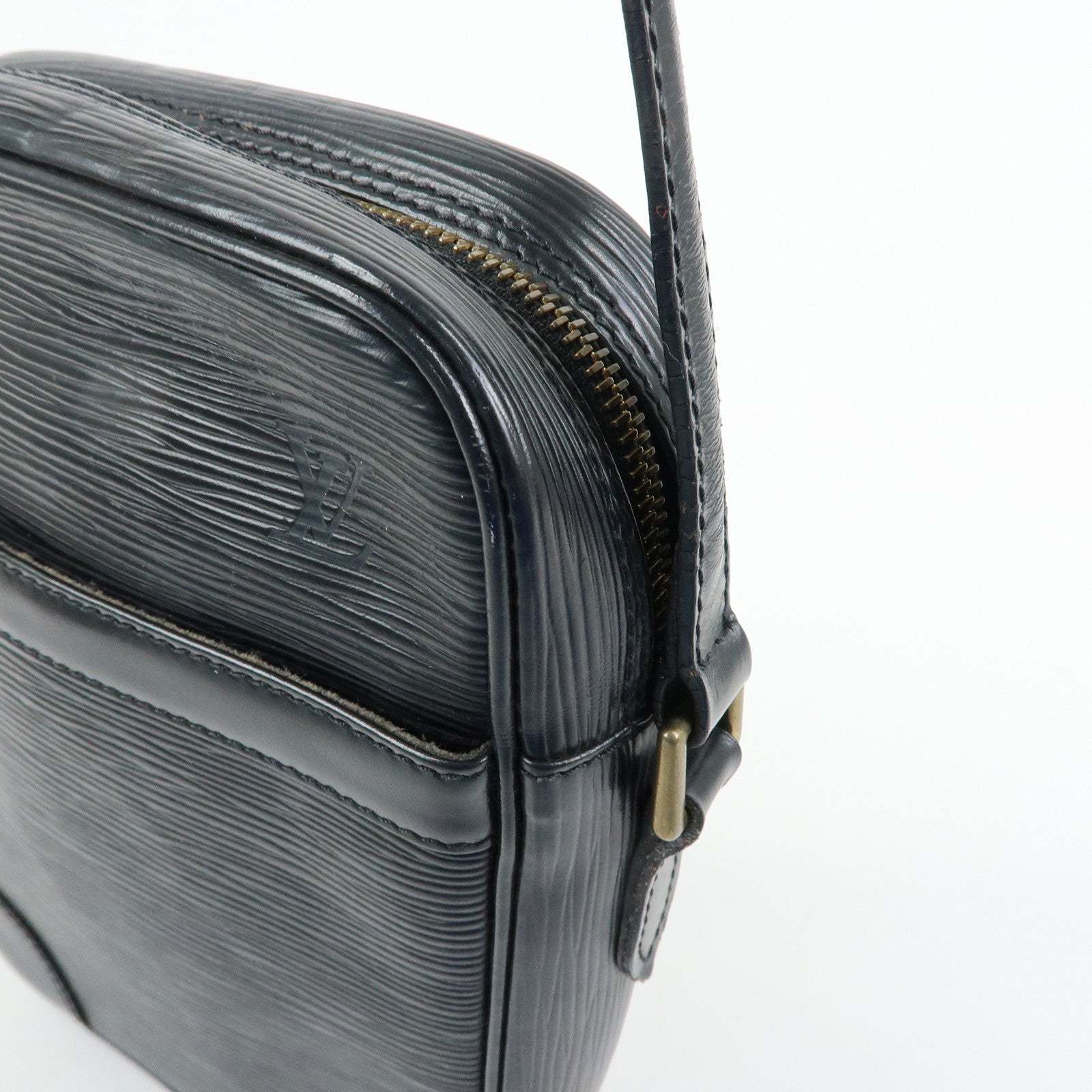 Louis Vuitton Epi Danube Shoulder Bag Crossbody Bag Noir M45632