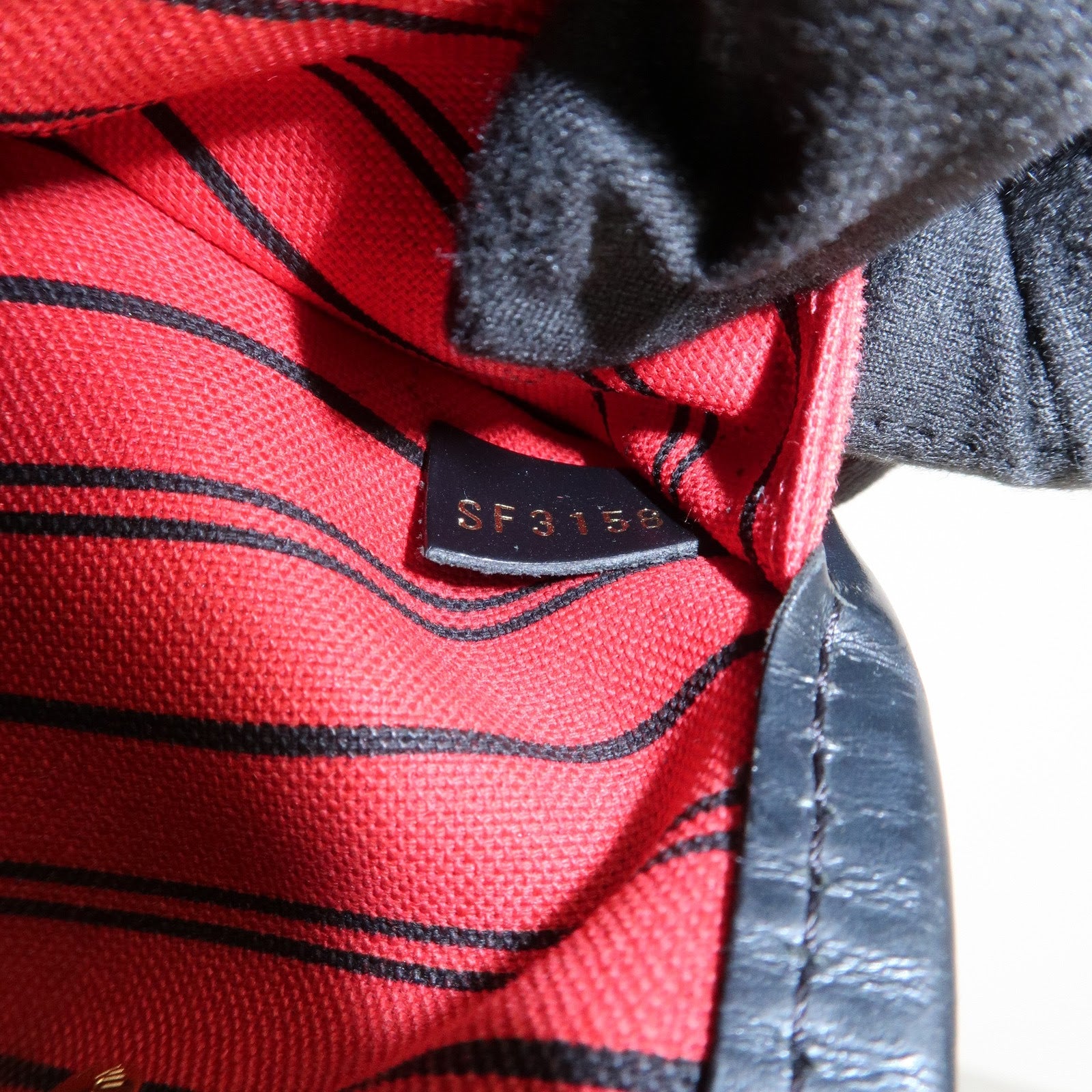 Louis Vuitton LV World Tour Monogram Neverfull MM Tote Bag M42844