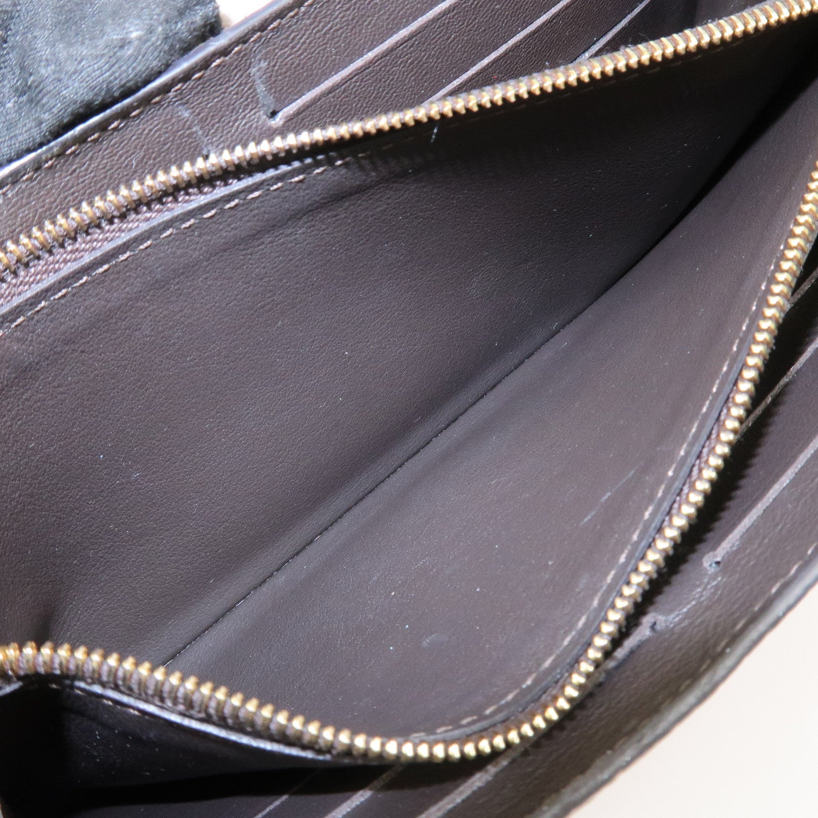 Louis Vuitton Capucines Taurillon Leather Long Wallet Galet M61249