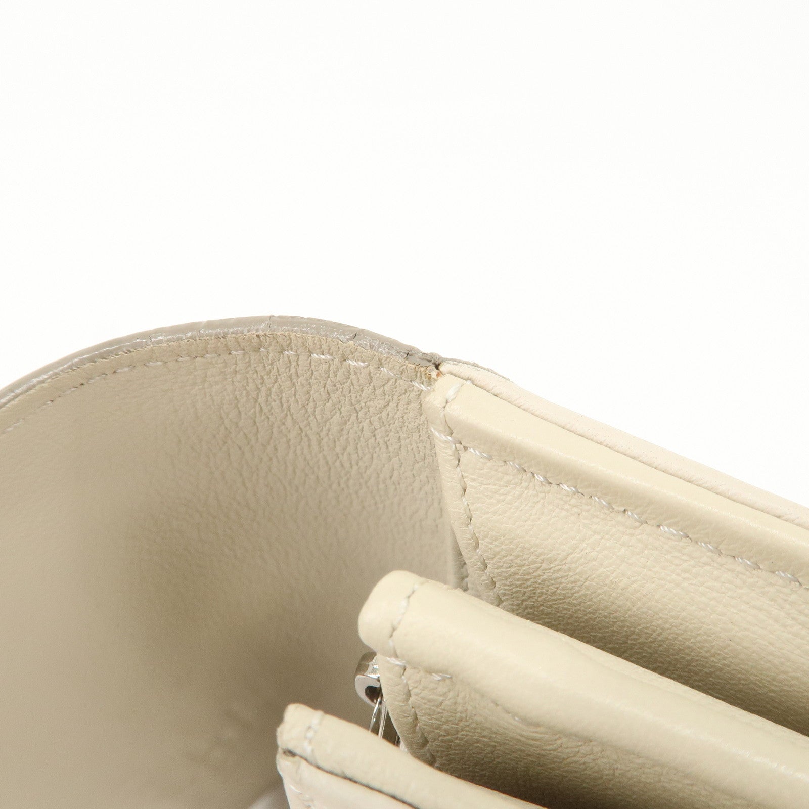 Louis Vuitton Mahina Leather Portefeuille Iris Long Wallet M58159