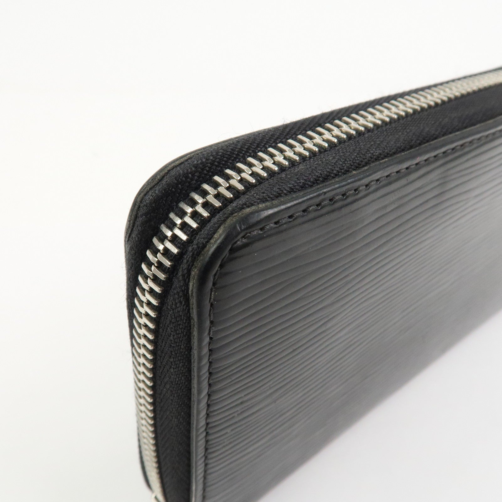 Louis Vuitton Epi Leather Round Zippy Long Wallet Noir Black M60072