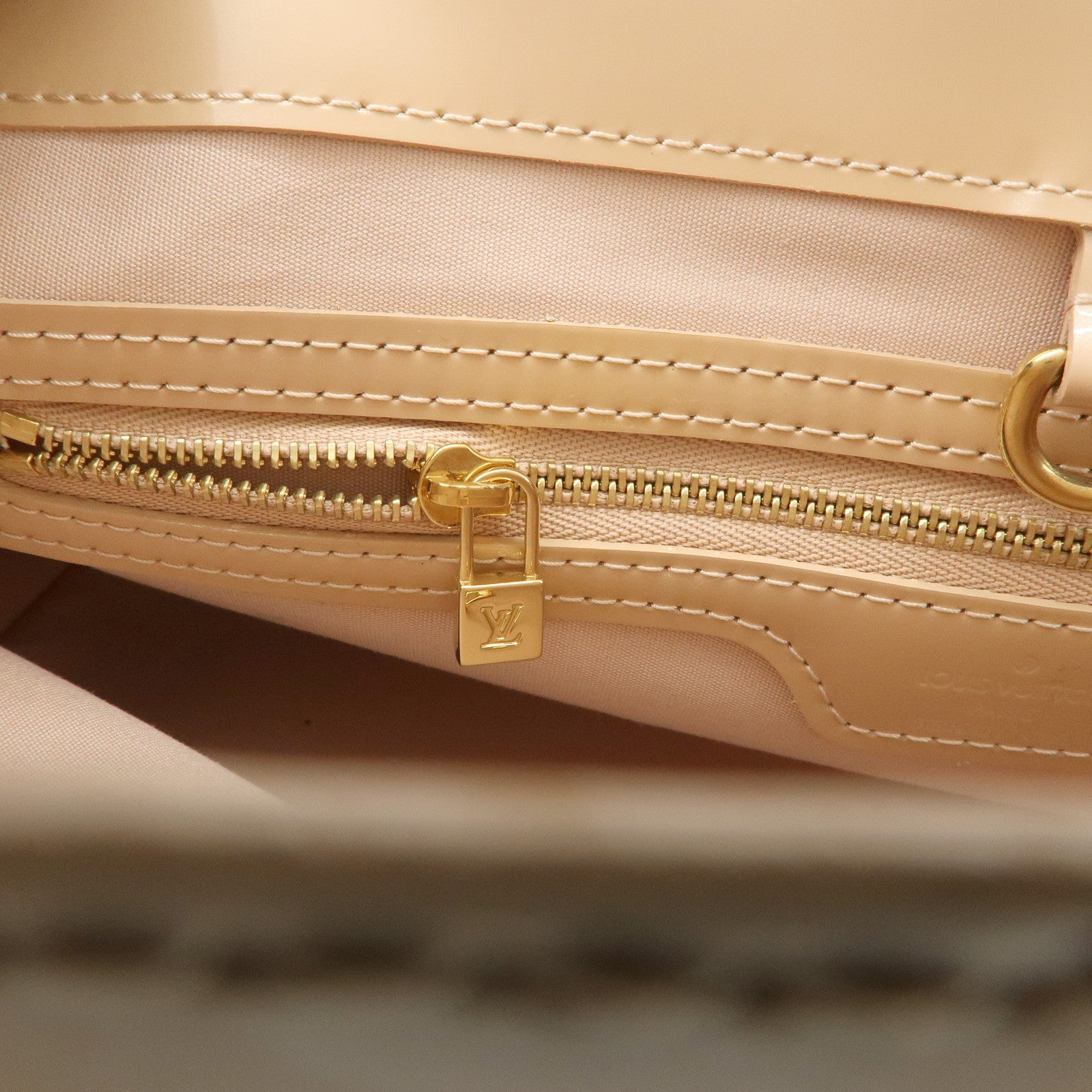Louis Vuitton Monogram Vernis Wilshire PM Hand Bag M91642