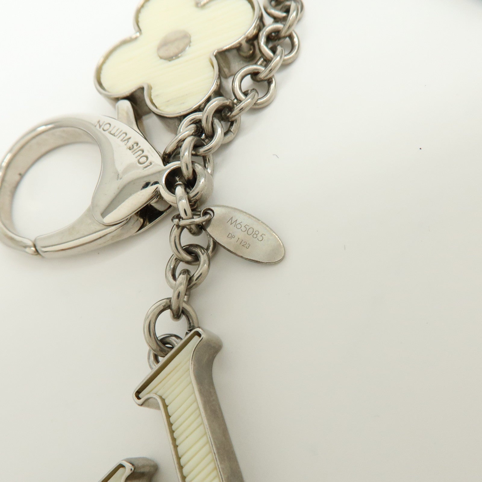Louis Vuitton Bijoux Sac Fleur de Epi Bag Charm Silver White M65085