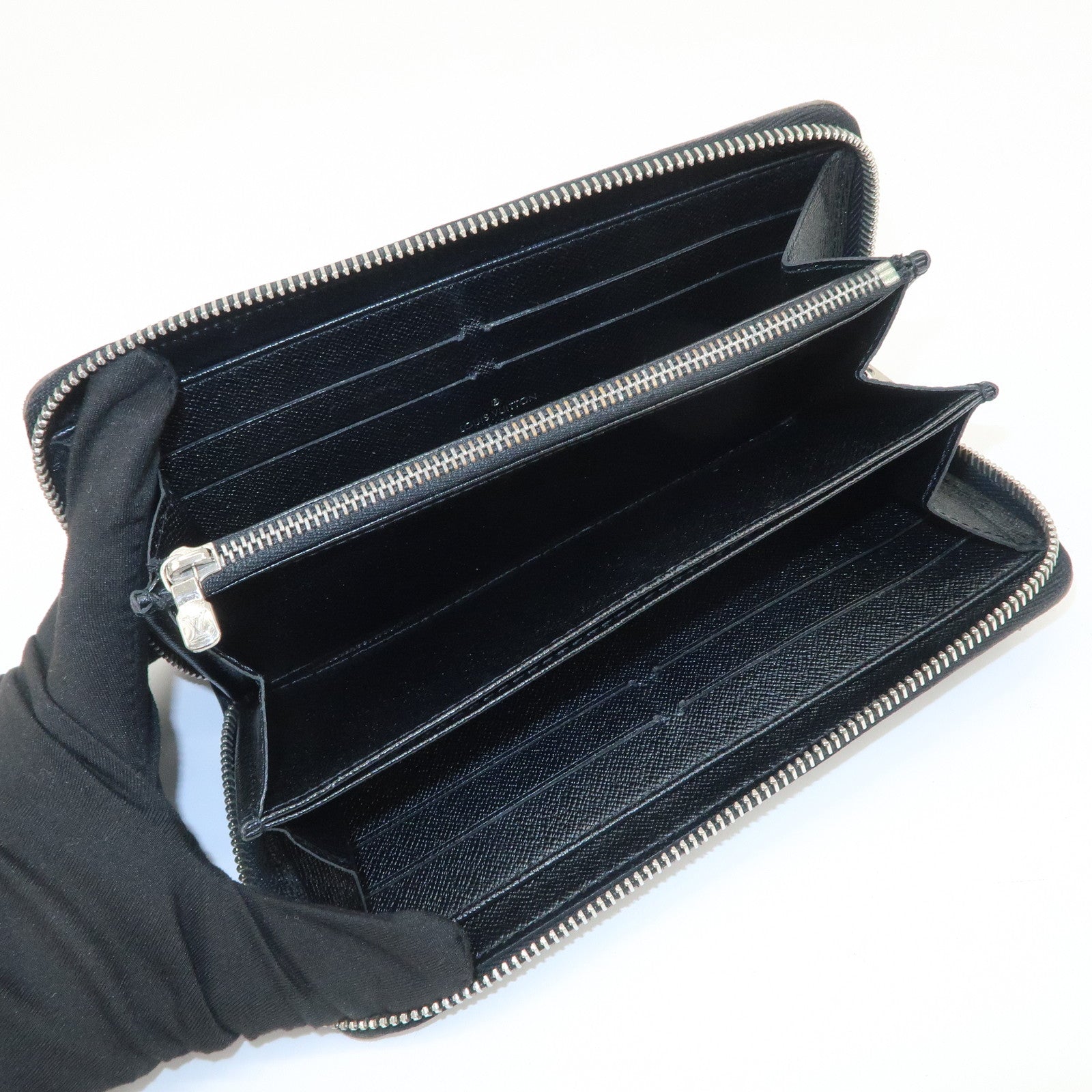 Louis Vuitton Epi leather Round Zippy Long Wallet Noir M60072