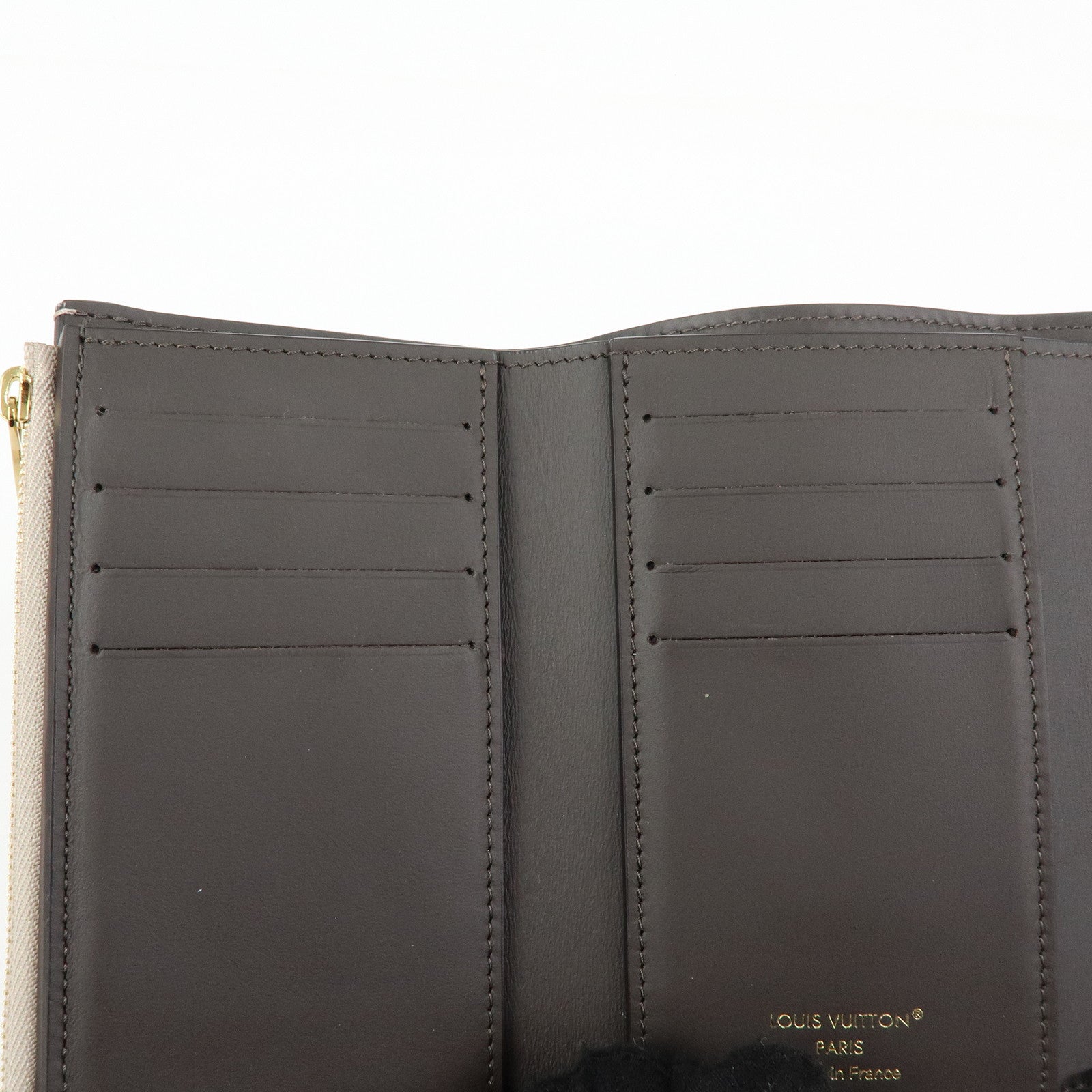 Louis Vuitton Portefeuille Capucines Compact Wallet Galet M62159
