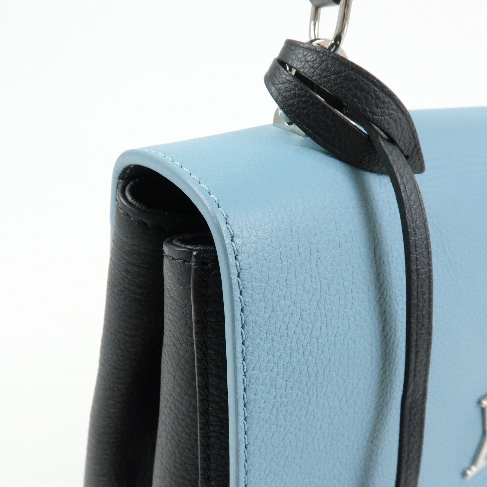 Louis Vuitton Lock Me Leather Cartable Hand Bag Blue Black M50250