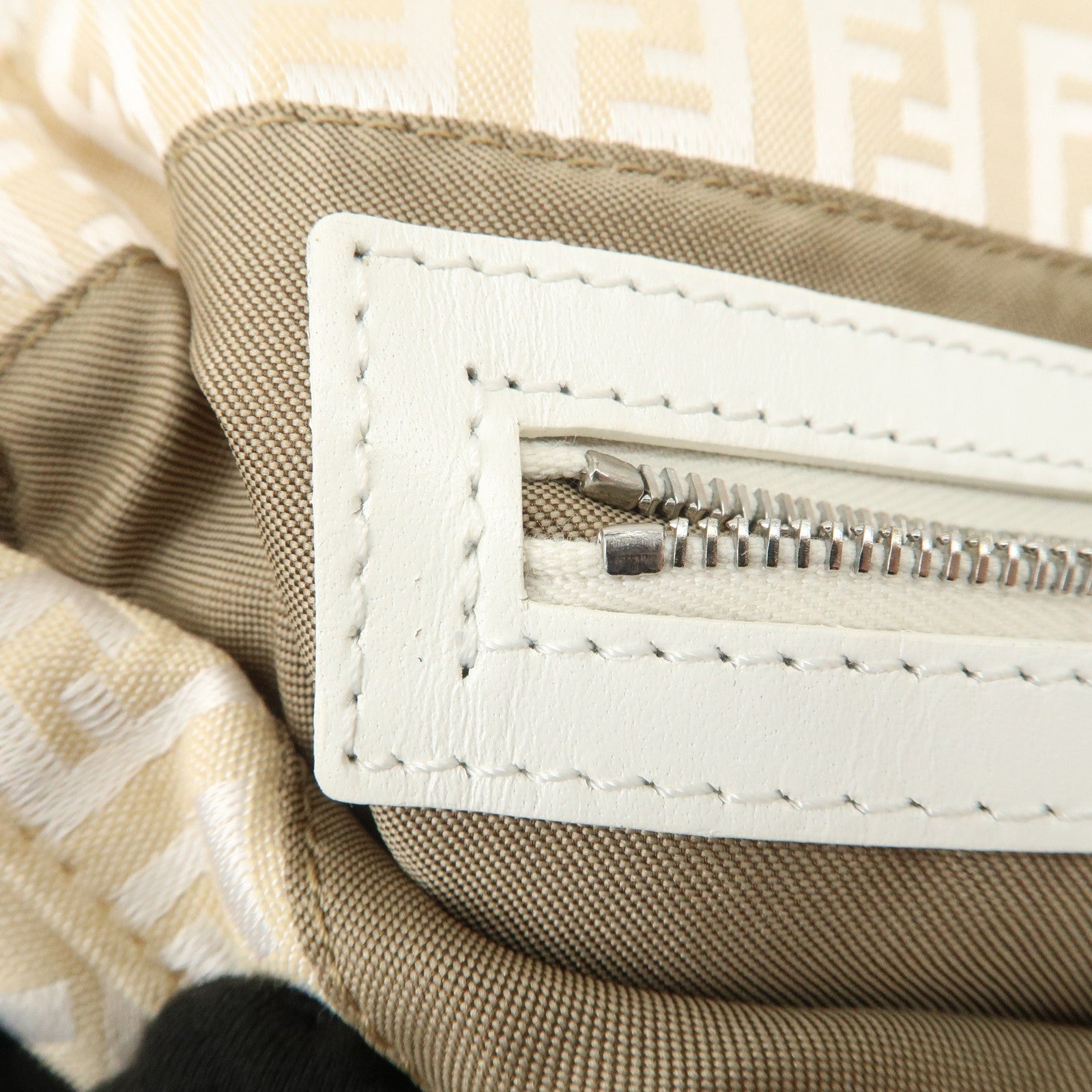 FENDI Mamma Baguette Zucchino Leather Shoulder Bag White 8BR000