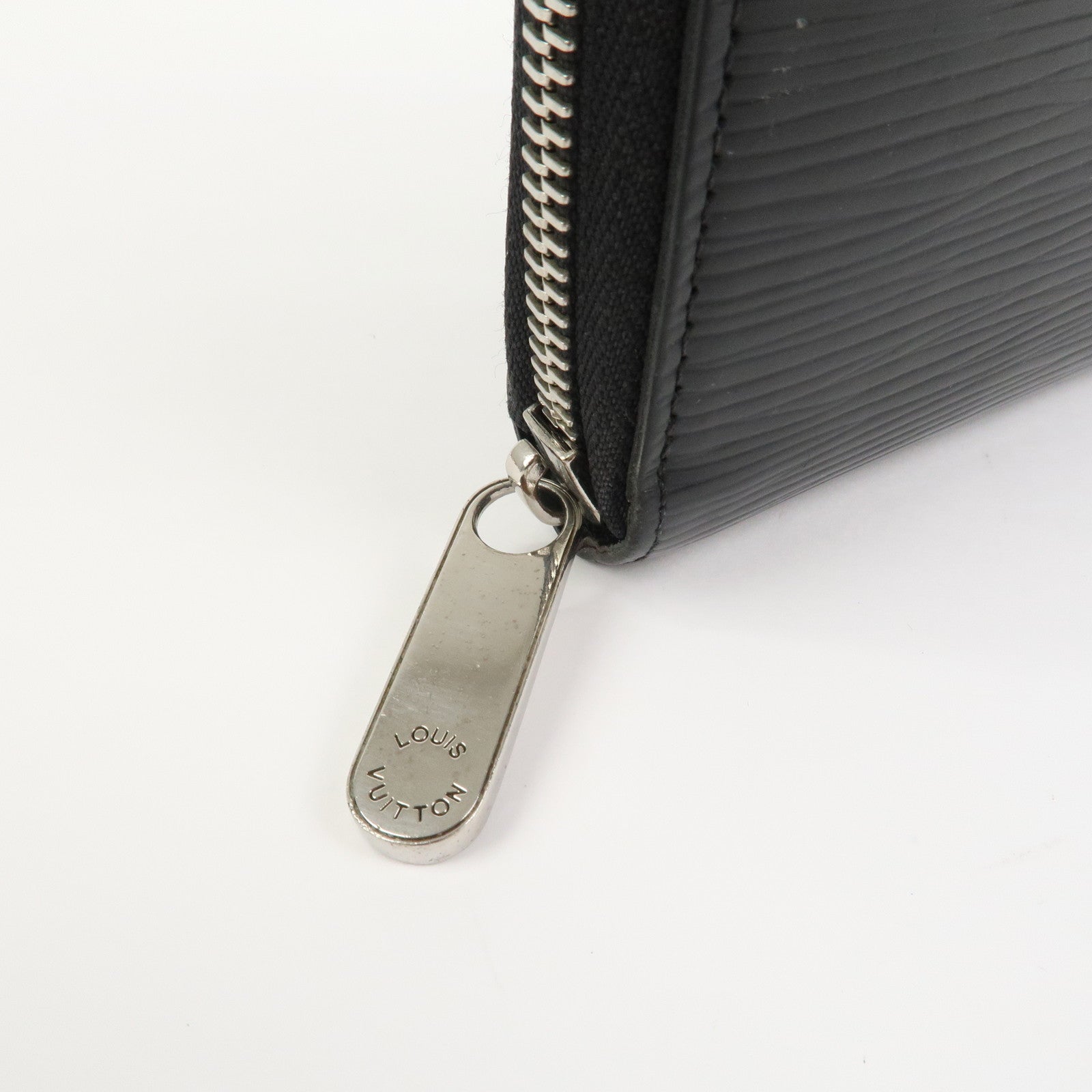 Louis Vuitton Epi Leather Round Zippy Long Wallet Noir Black M60072