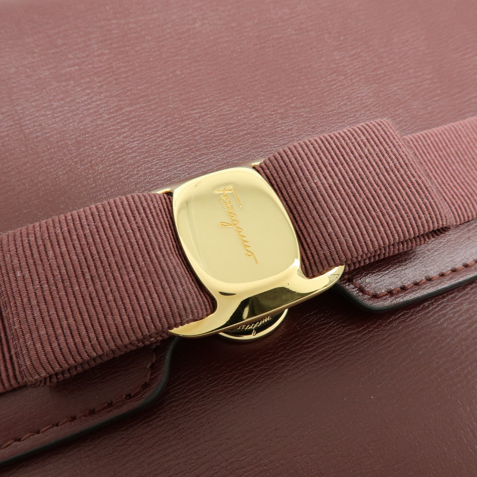 Ferragamo Vara Ribbon Leather Chain Shoulder Bag Bordeaux