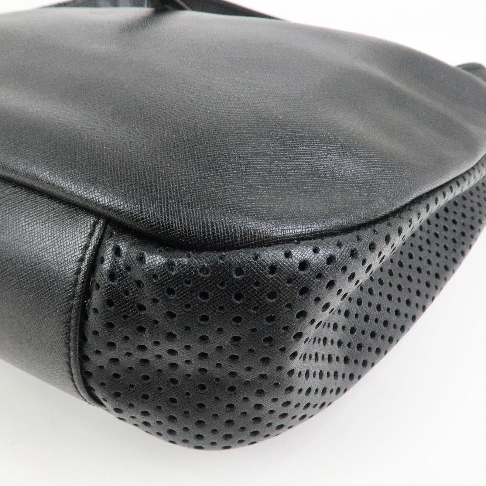 Ferragamo Gancini Leather Shoulder Bag Hand Bag Black EE-21 C660