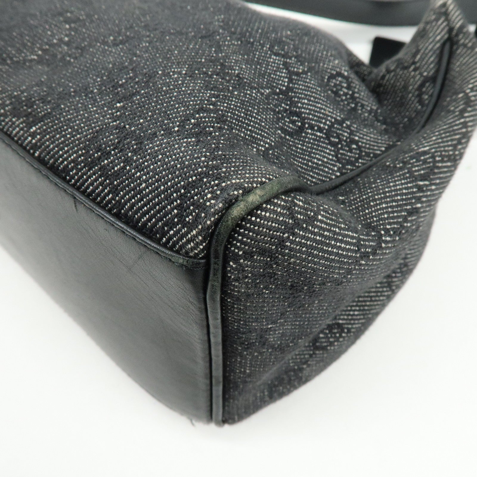 GUCCI GG Canvas Leather Shoulder Bag Black