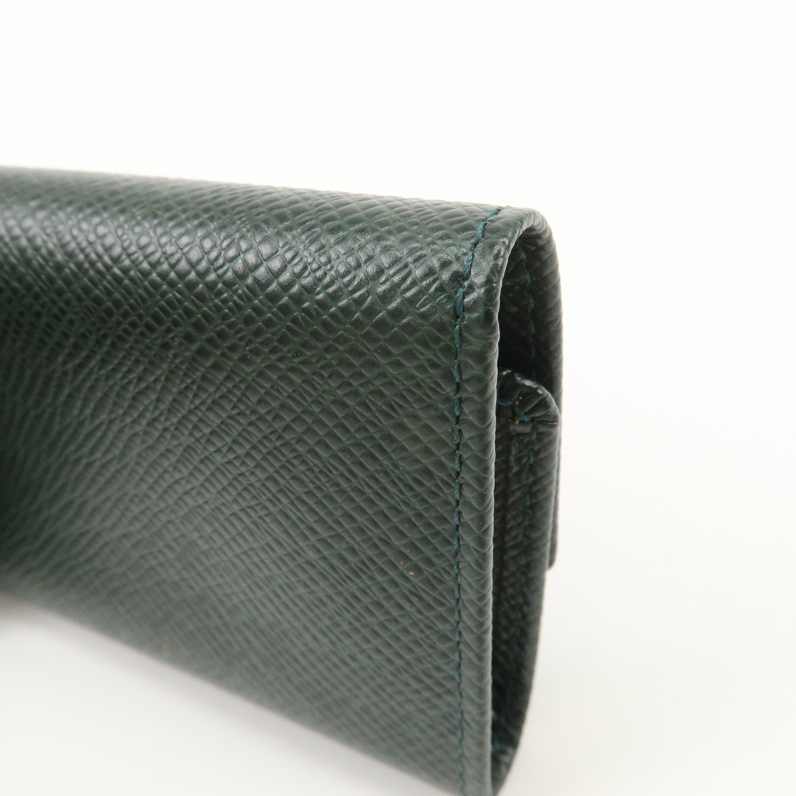 Louis Vuitton Taiga Leather Multicles 6 Key Case Epicea M30534