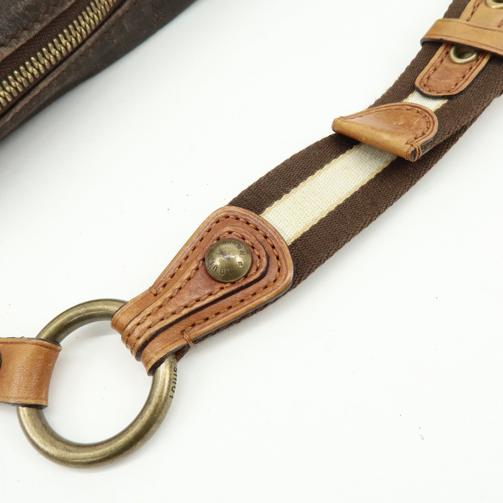 Louis Vuitton Pochette Onata Cuir Leather Shoulder Bag Cacao M40002
