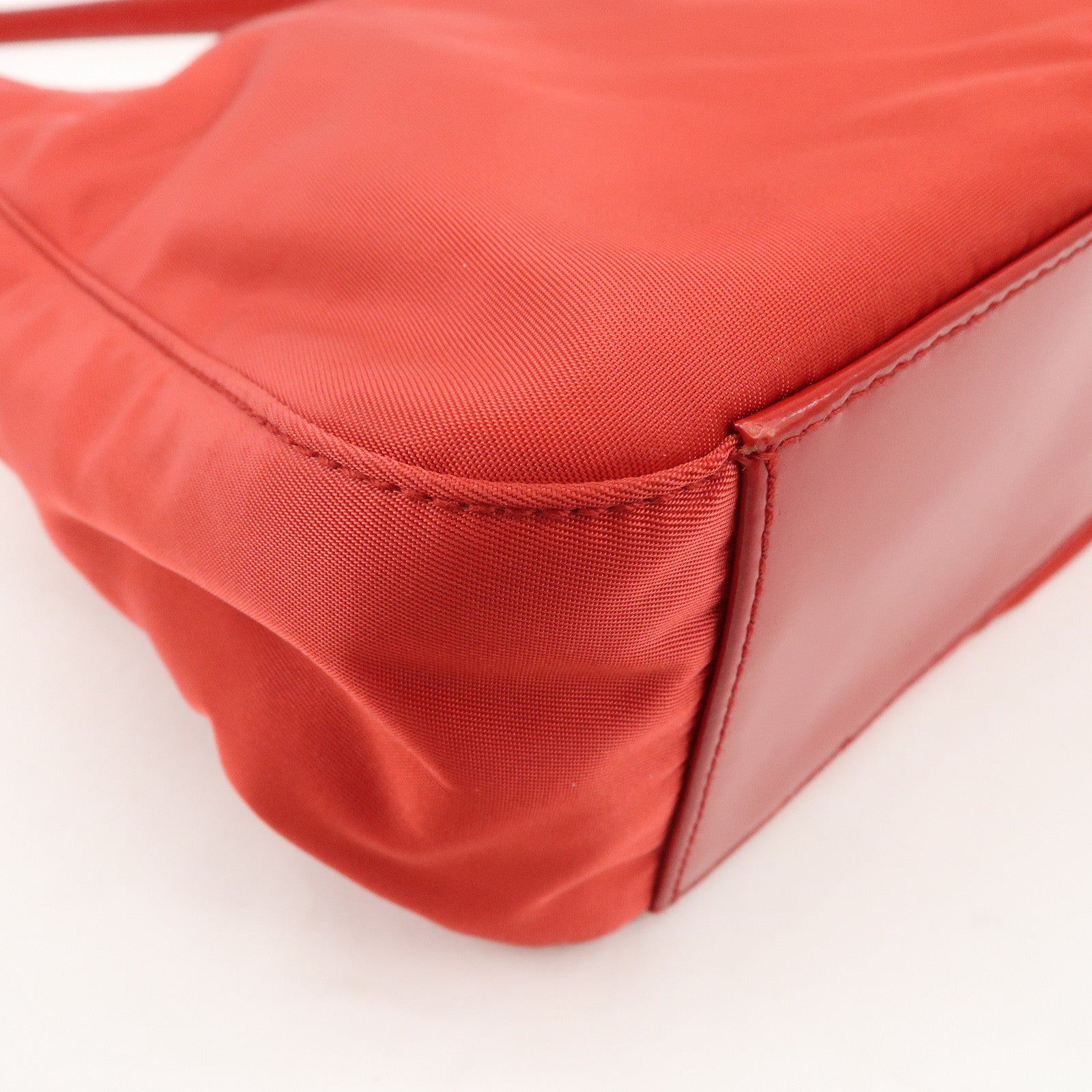 PRADA Nylon Patent Leather Shoulder Bag Red B8844