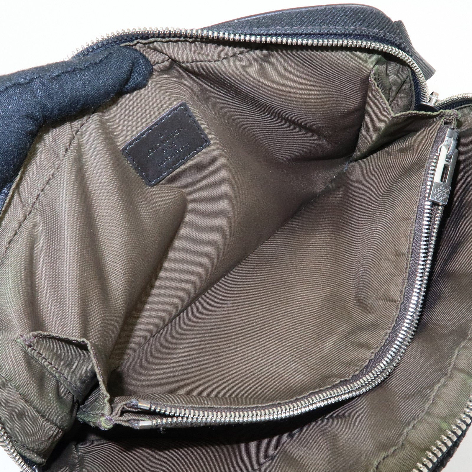 Louis Vuitton Damier Geant Acrobat Waist Bag Noir Black M93620