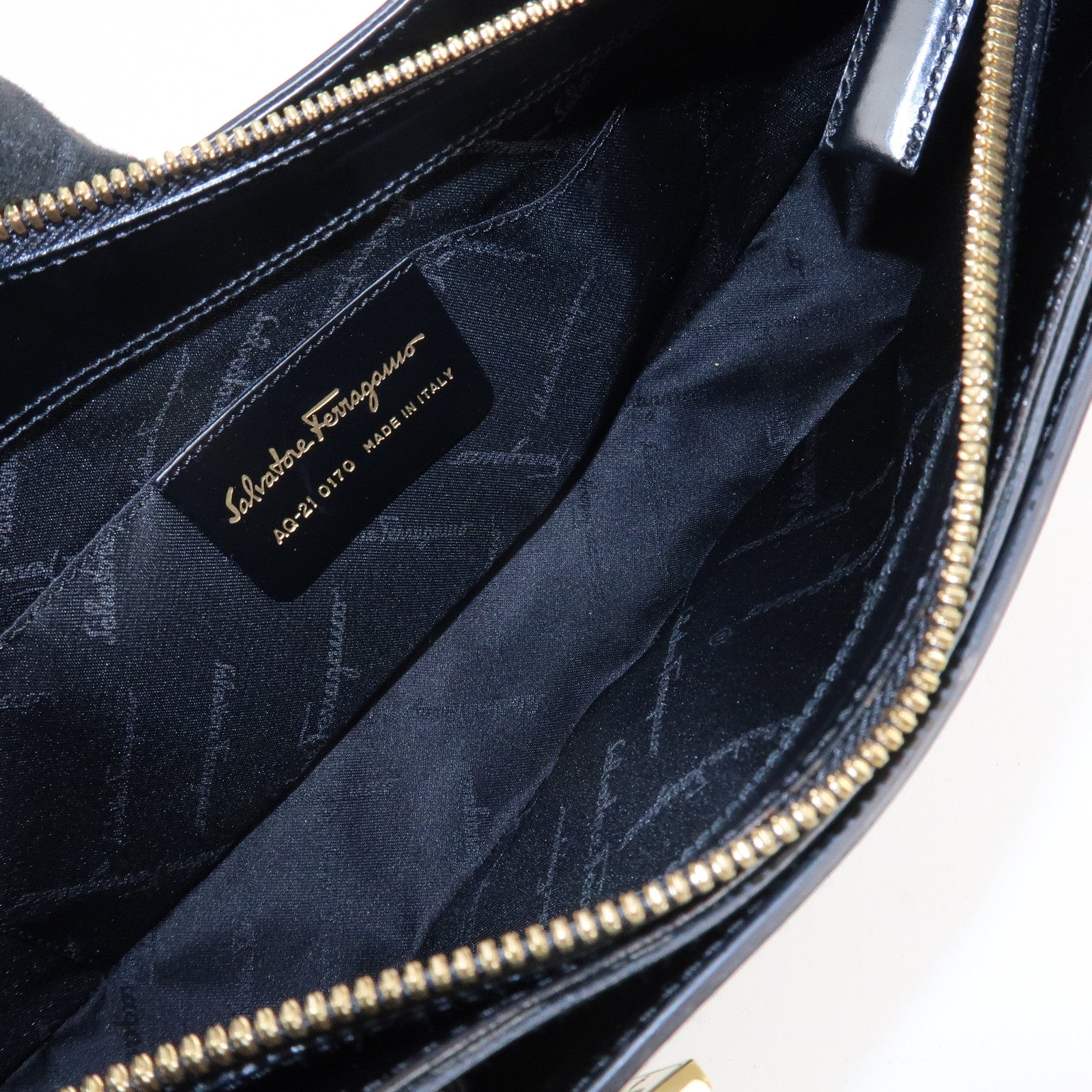 Ferragamo Gancini Logo Leather Shoulder Bag Hand Bag Black