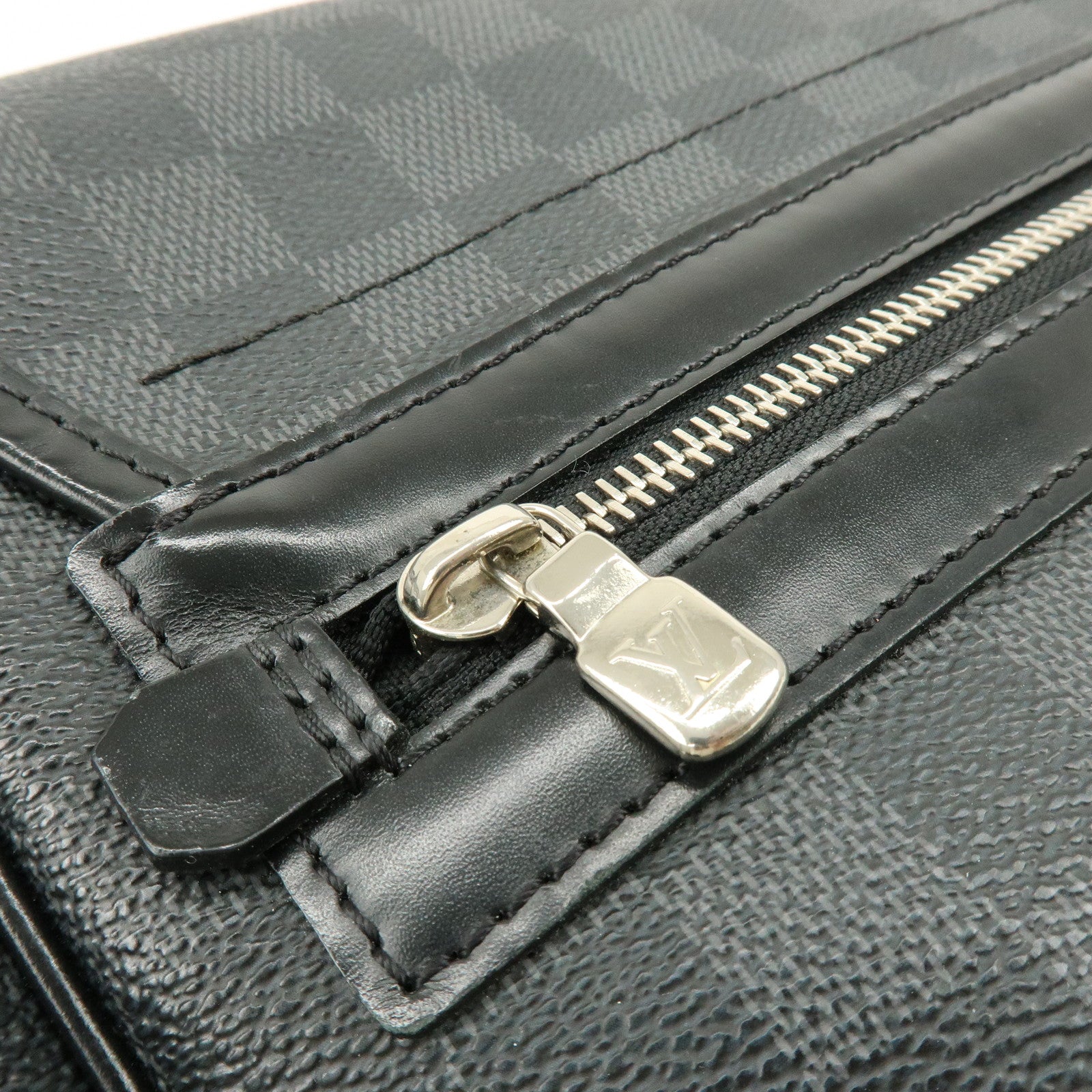 Louis Vuitton Damier Graphite Daniel MM Shoulder Bag N58029