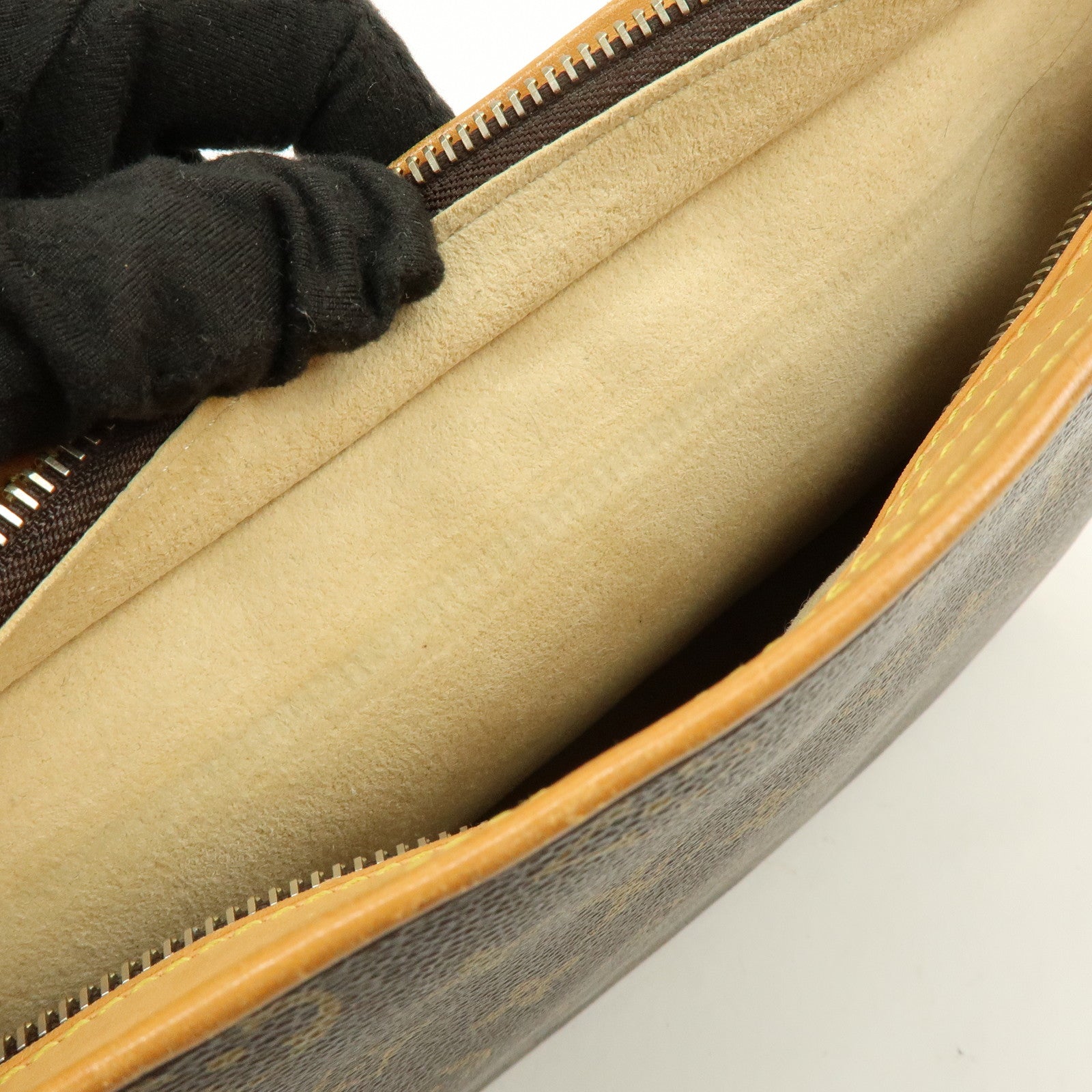 Louis Vuitton Monogram Hudson GM Shoulder Bag Brown M40045