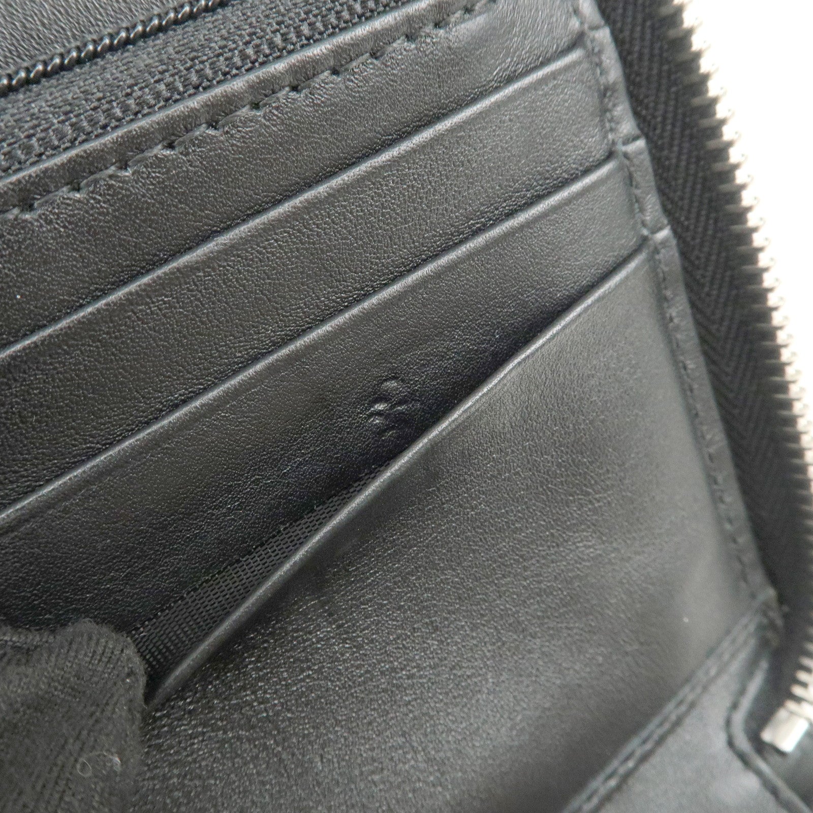 GUCCI Logo Micro Guccissima Zippy Leather Long Wallet Black 391465