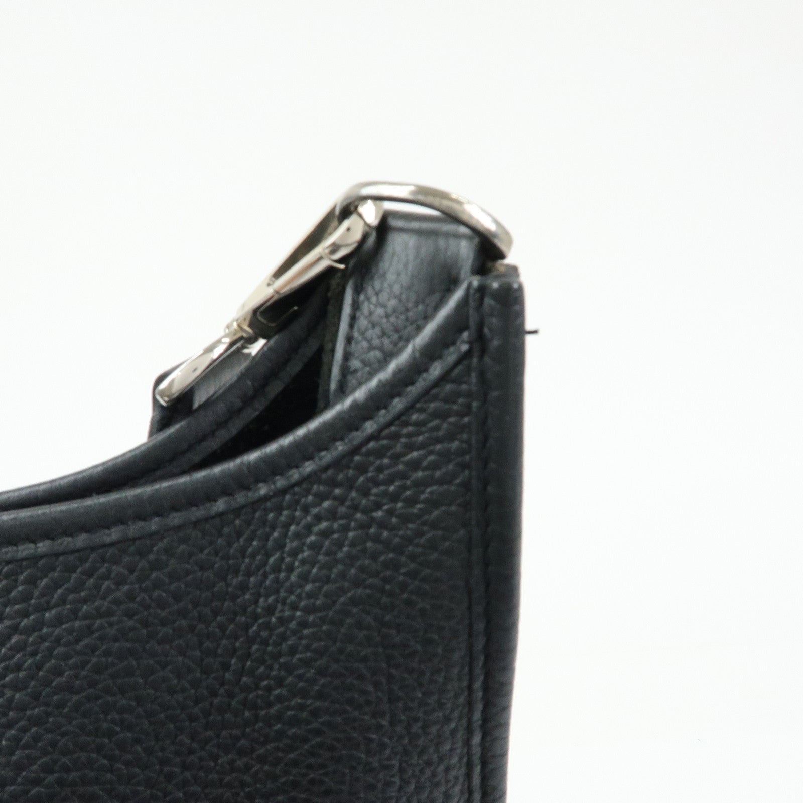 HERMES Evelyne Taurillon Leather Shoulder Bag □J Stamped Black