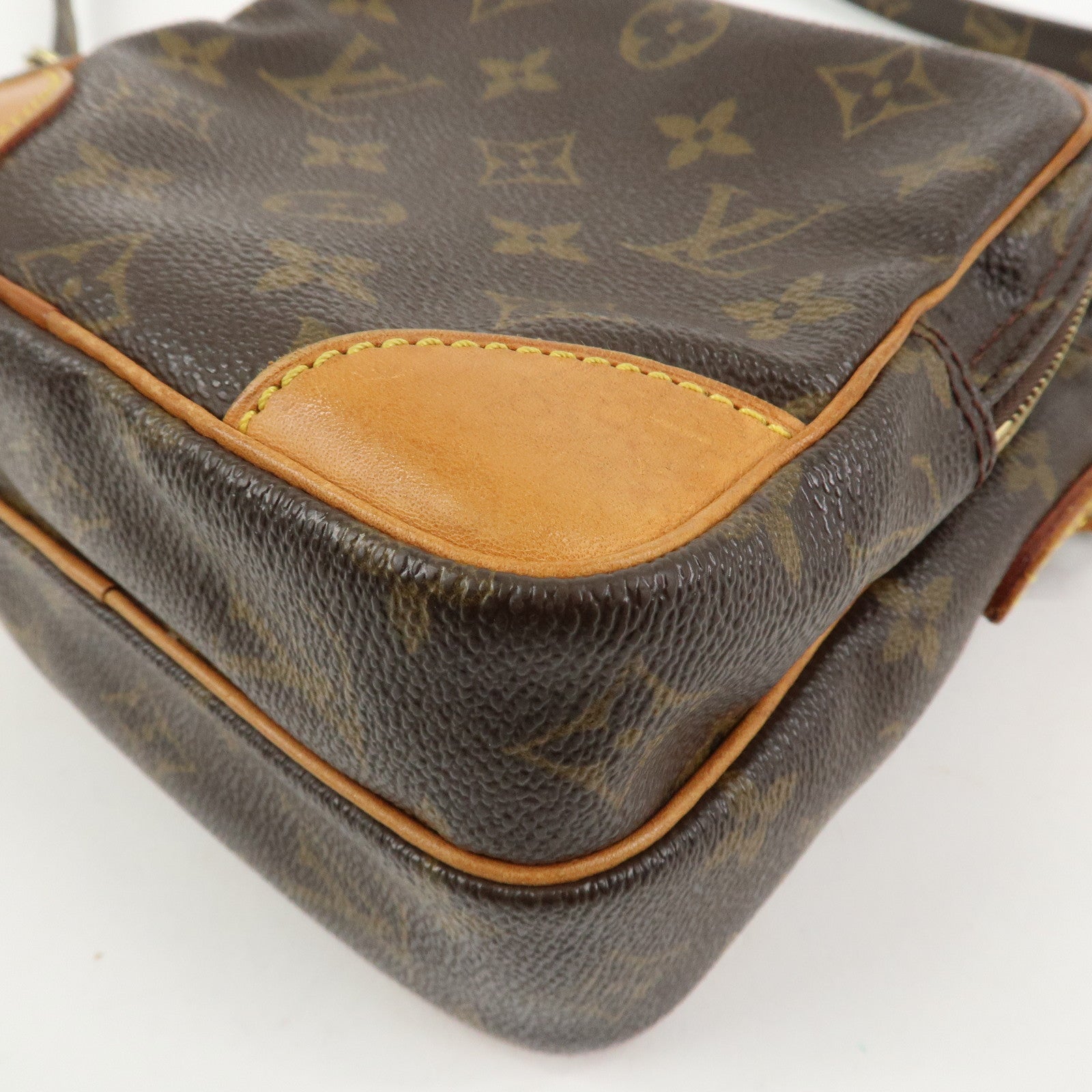 Louis Vuitton Monogram Amazone Shoulder Bag Crossbody Bag M45236