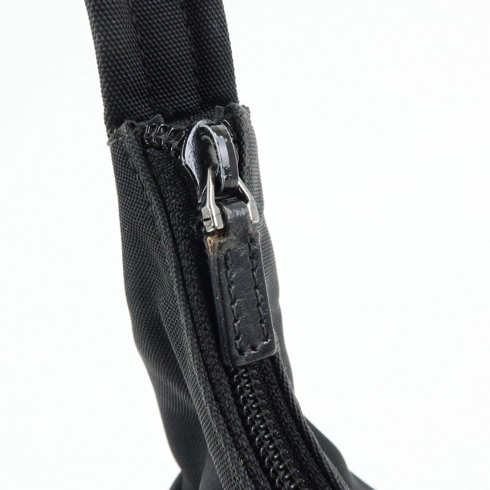 GUCCI Logo Nylon Leather Shoulder Bag Black 001・3386