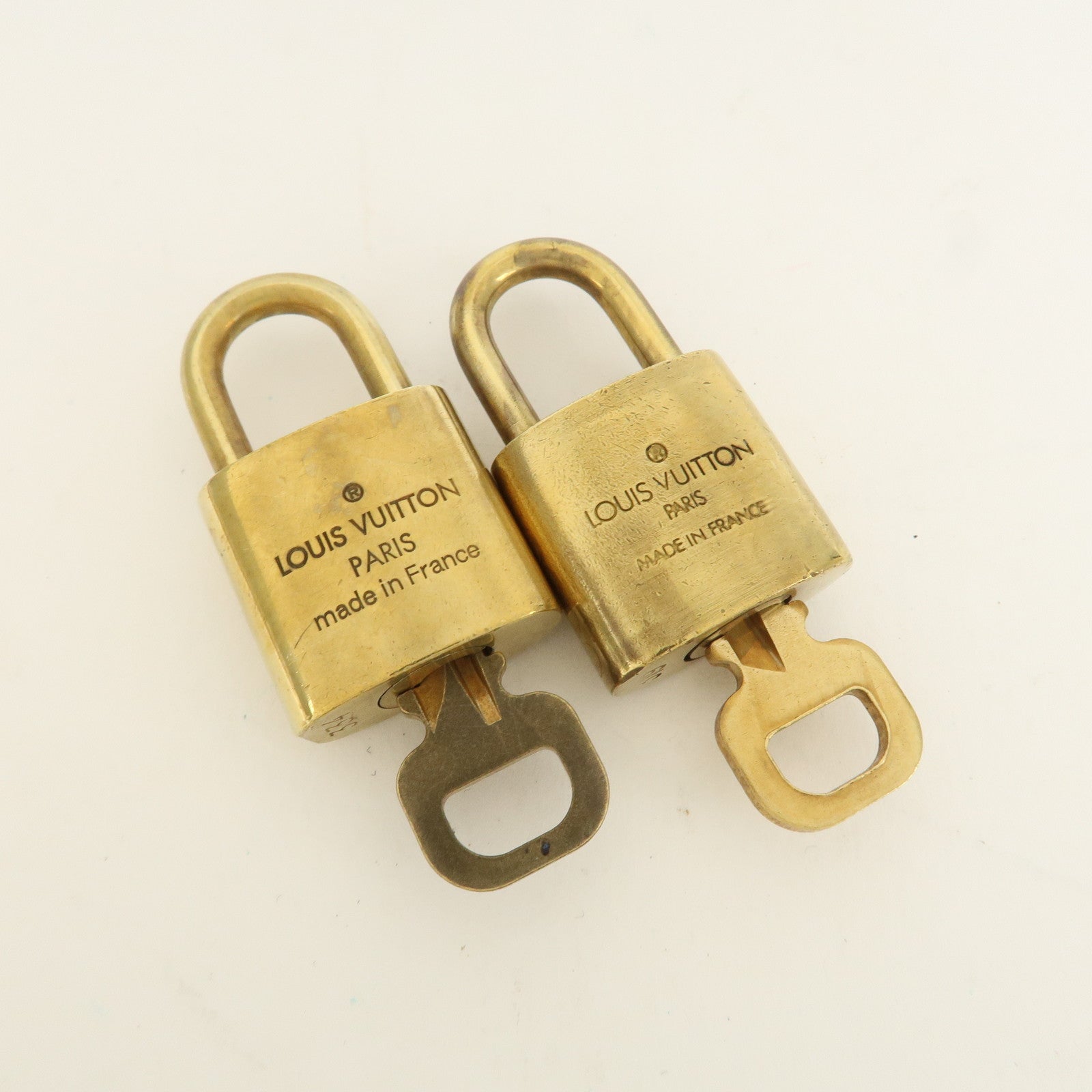 Louis Vuitton Set of 10 Lock & Key Cadena Key Lock Metal Gold Used