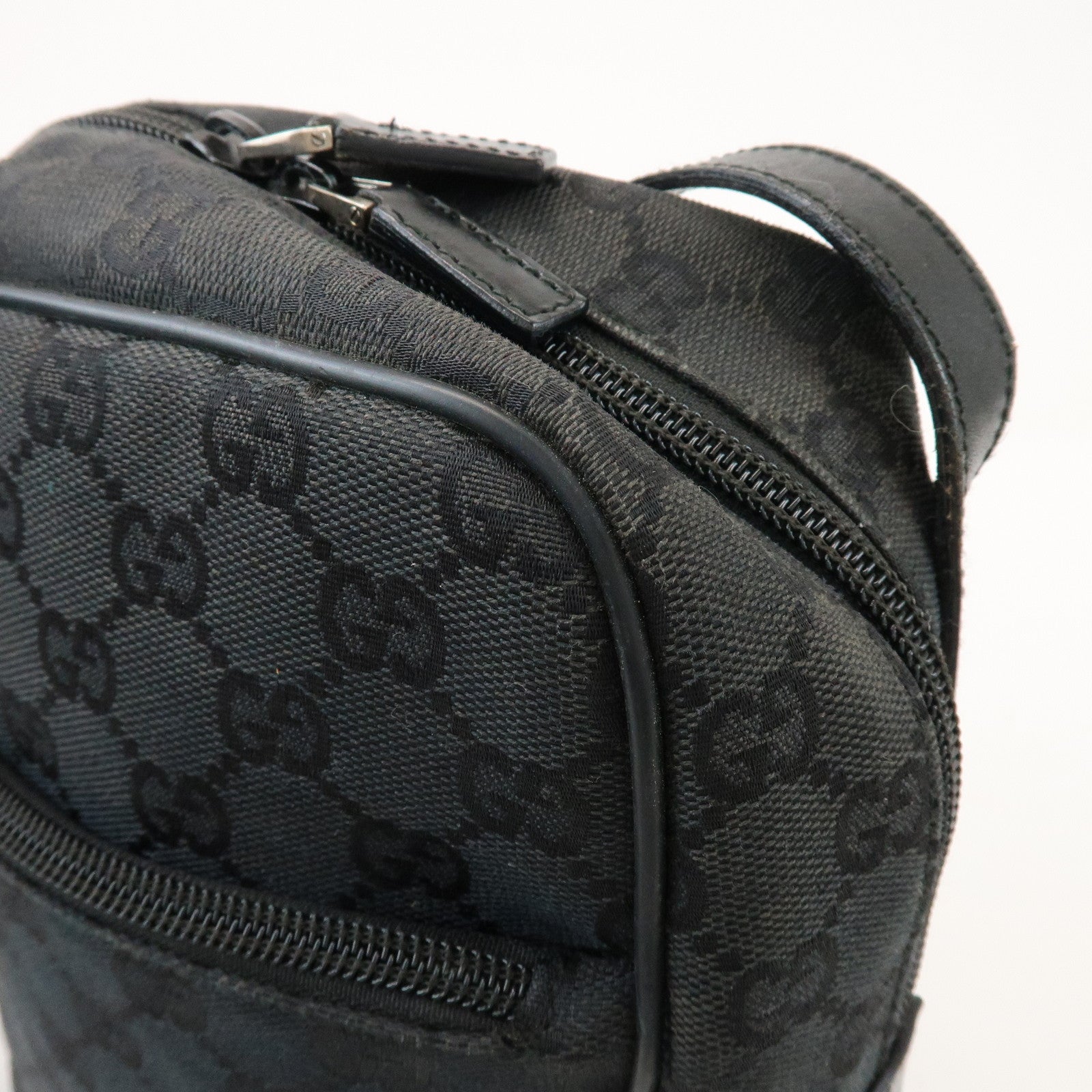 GUCCI GG Canvas Leather Shoulder Bag Black 018.1612.200047