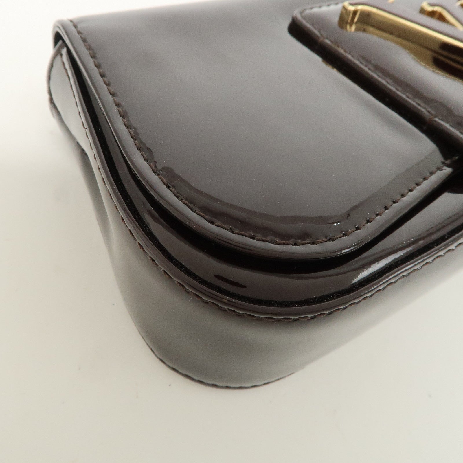 Louis Vuitton Vernis Pochette Sobe Clutch Bag Amarante M93490