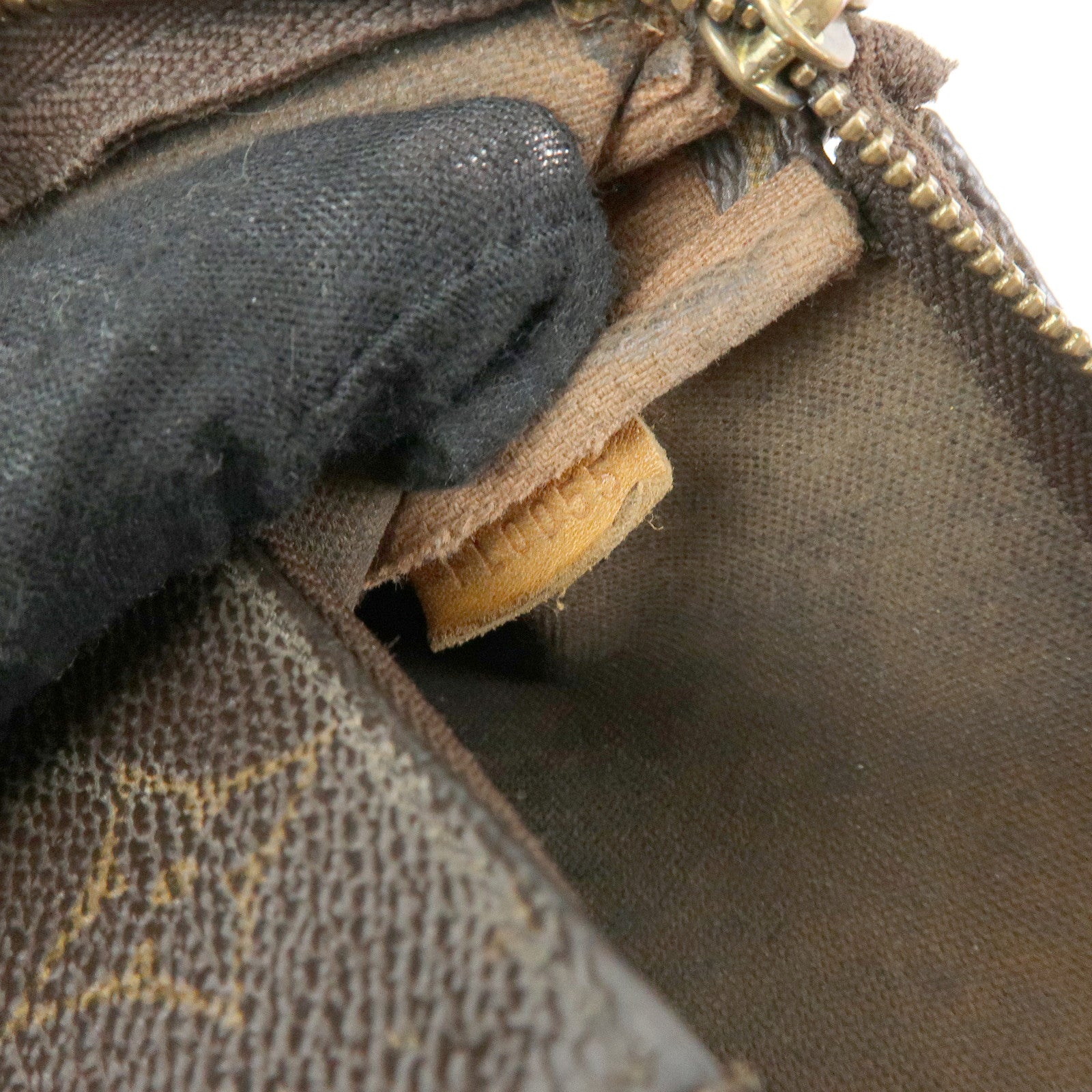Louis Vuitton Monogram Mini Pochette Accessoires Hand Bag M58009