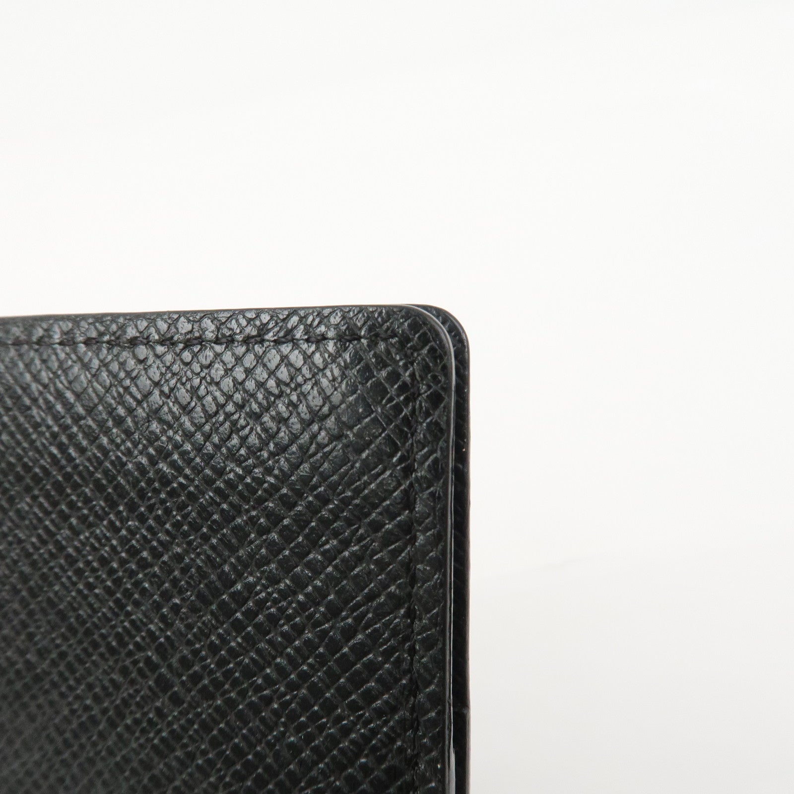 Louis Vuitton Taiga Portefeuille Pince Card Case Bill Clip M62978