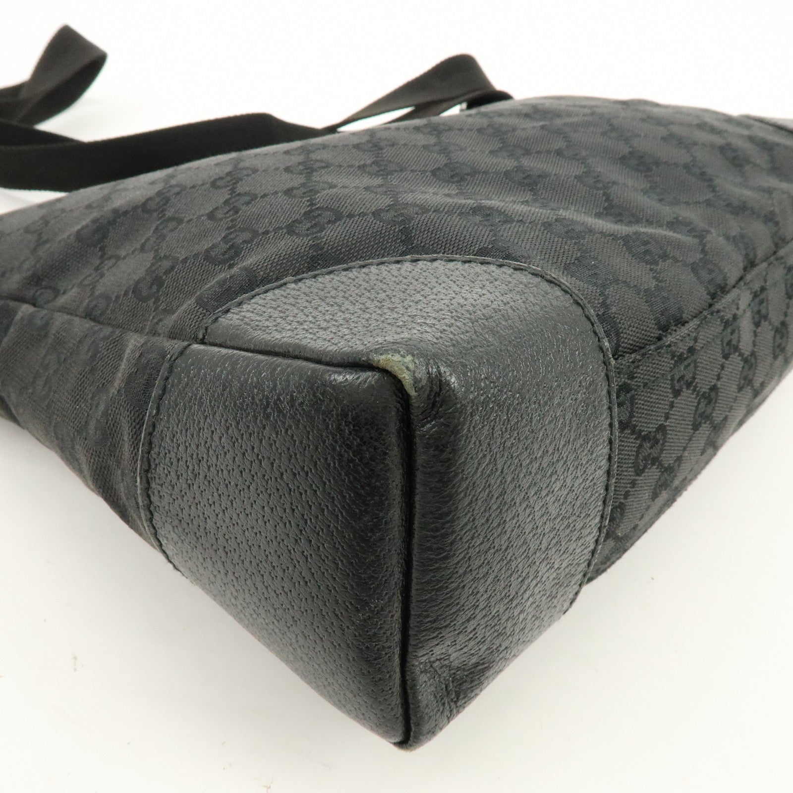 GUCCI GG Canvas Leather Shoulder Bag Messenger Bag Black 110054