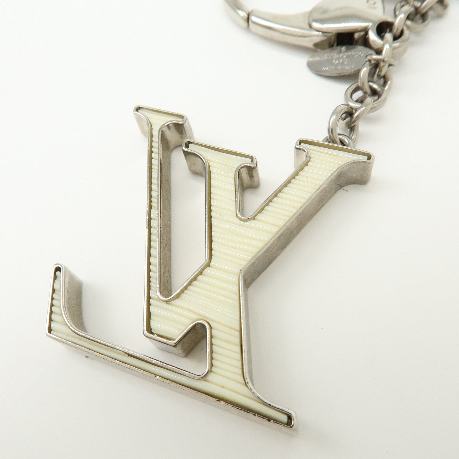 Louis Vuitton Bijoux Sac Fleur de Epi Bag Charm Silver White M65085