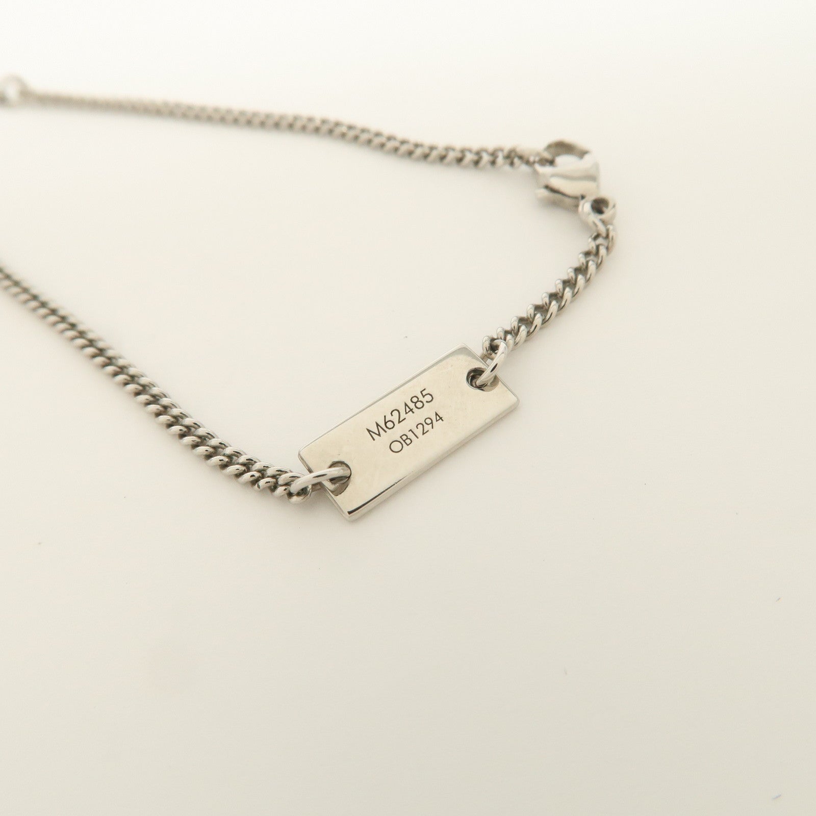 Louis Vuitton Monogram Metal Ring Necklace Silver M62485