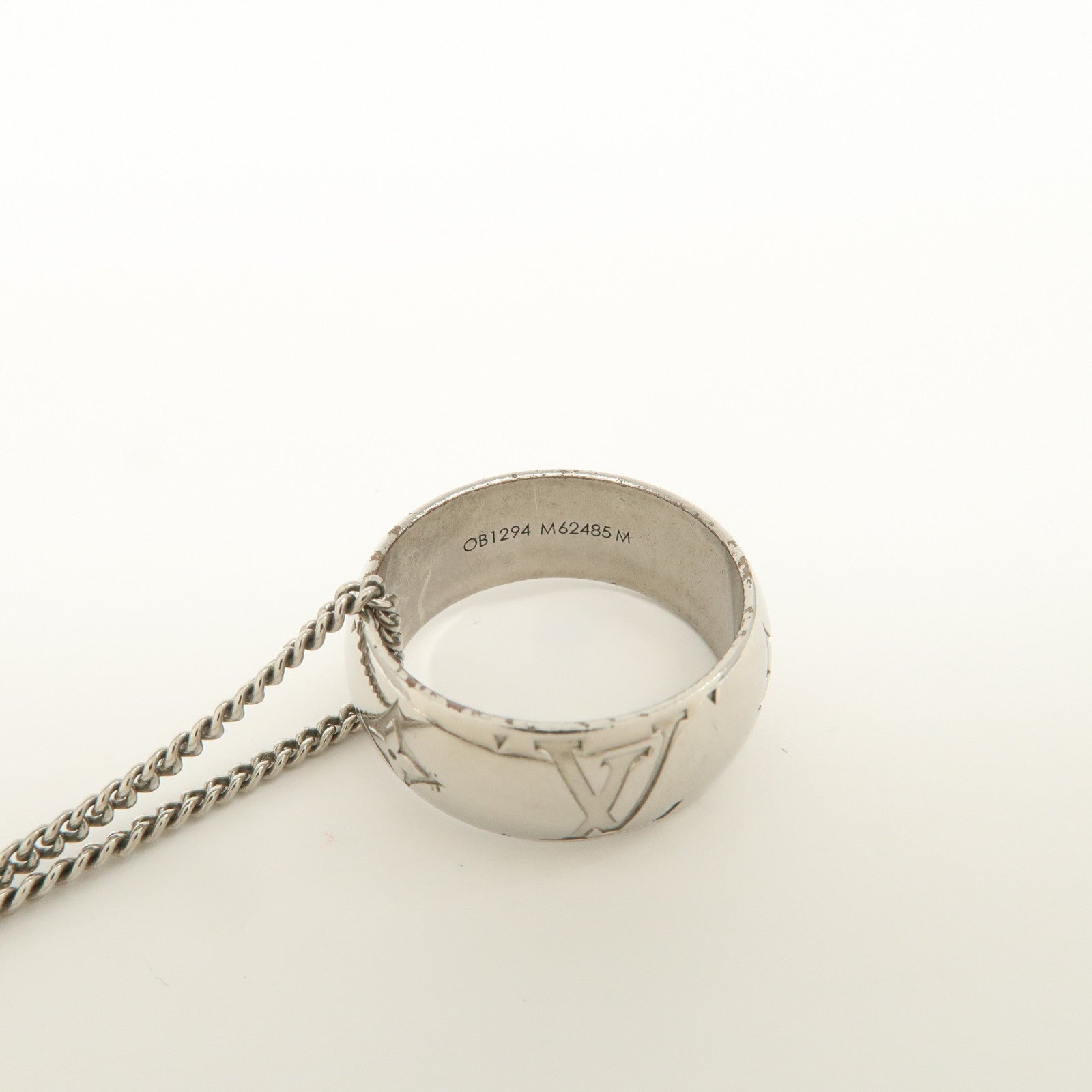 Louis Vuitton Monogram Metal Ring Necklace Silver M62485