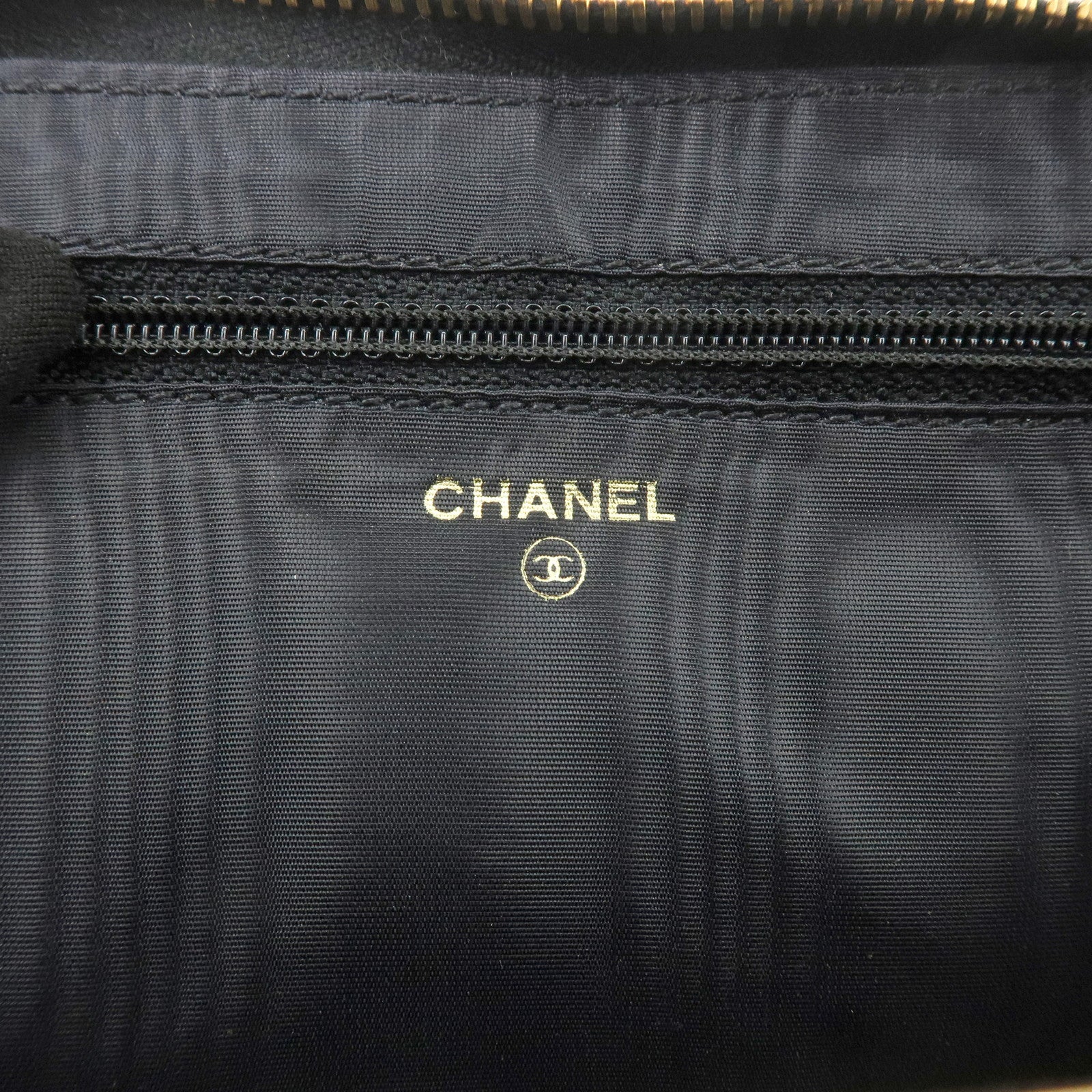 CHANEL Patent Leather Round Zippy Long Wallet Black Used