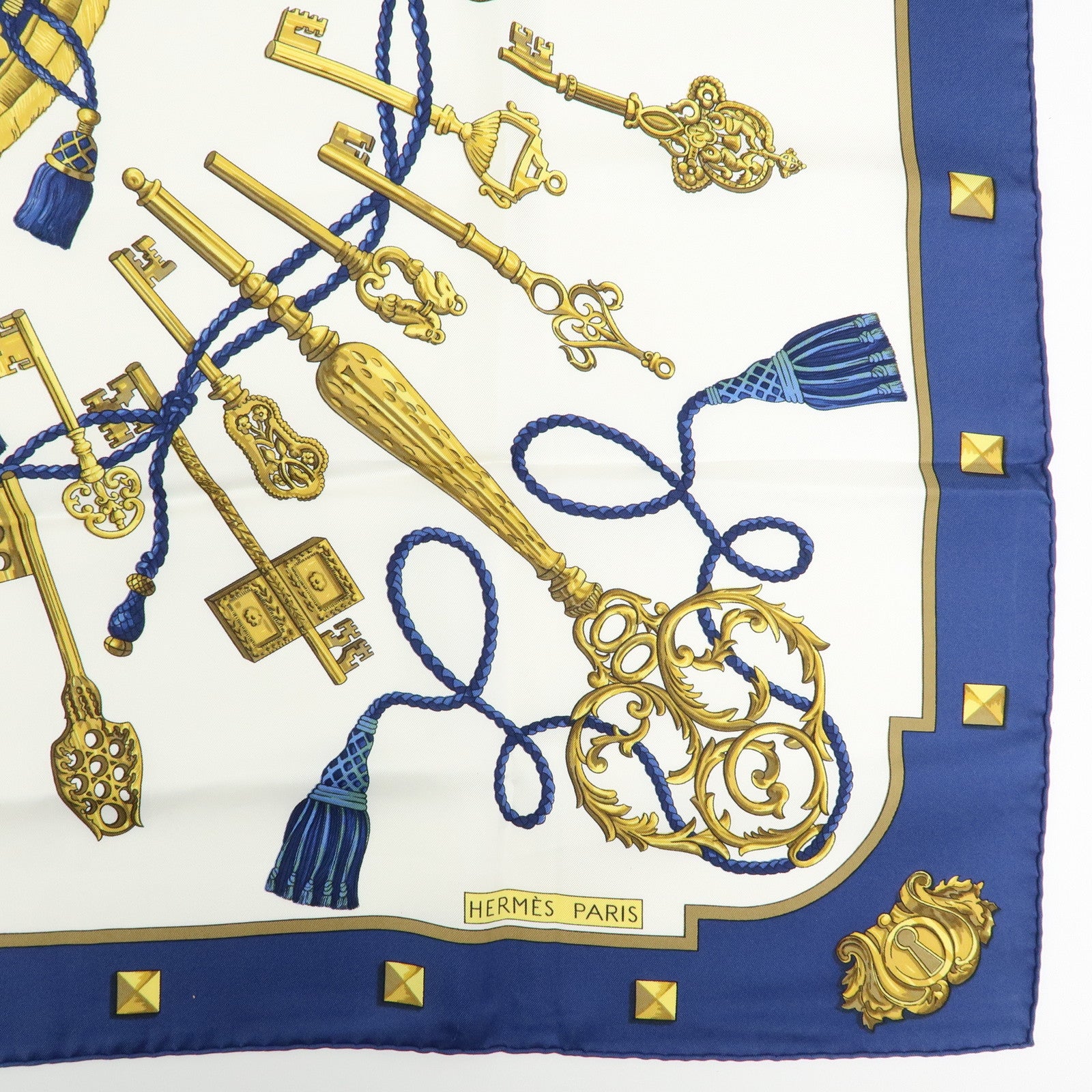 HERMES Carre 90 Silk 100% Scarf LES CLES THE KEYS RARE White Navy
