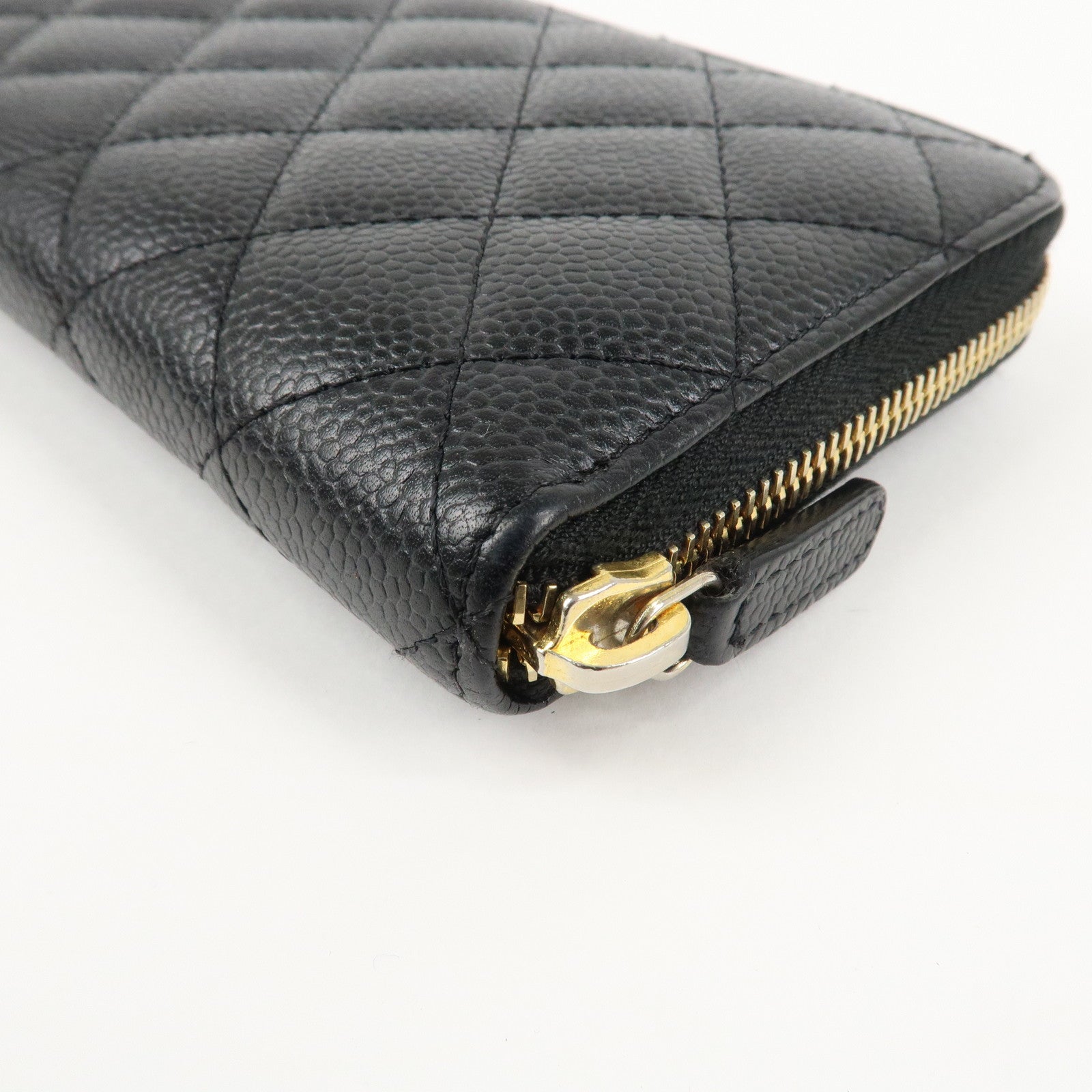 CHANEL Matelasse Caviarskin Round Zippy Long Wallet Black AP0242 Used